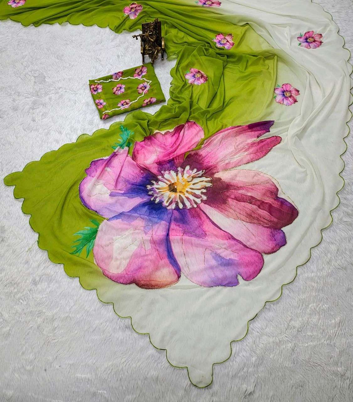 SOFT PURE GEORGETTE FLORAL FABRIC REGULAR WEAR SAREE RESELLE...