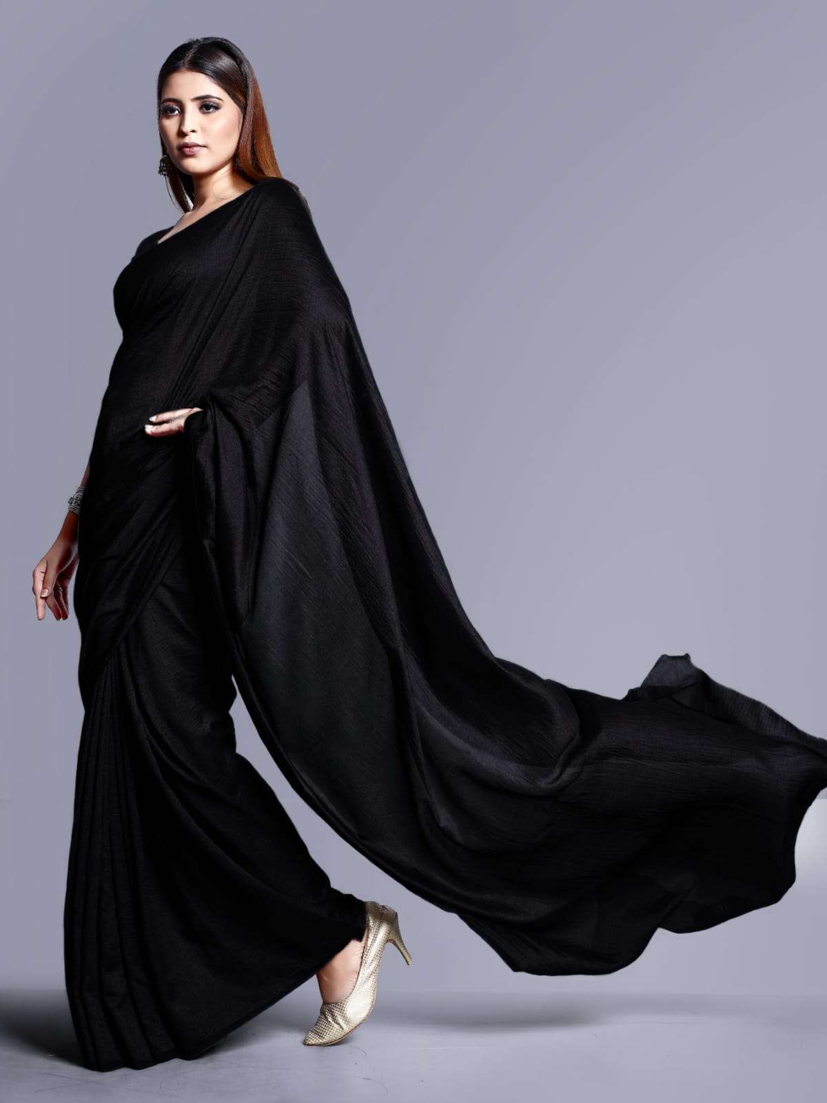 VICHITRA PLAIN ENJOY YOUR MOVE WITH THIS HEAVY AND MODAL VIC...