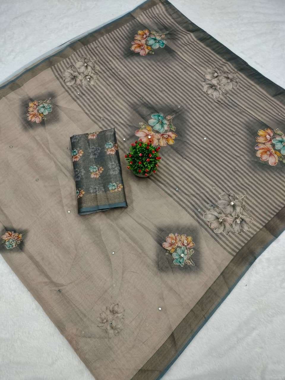 AII TIME BEAT SELLER AND FULLY RESTOCKED AARI TARI SOFT ZARI...