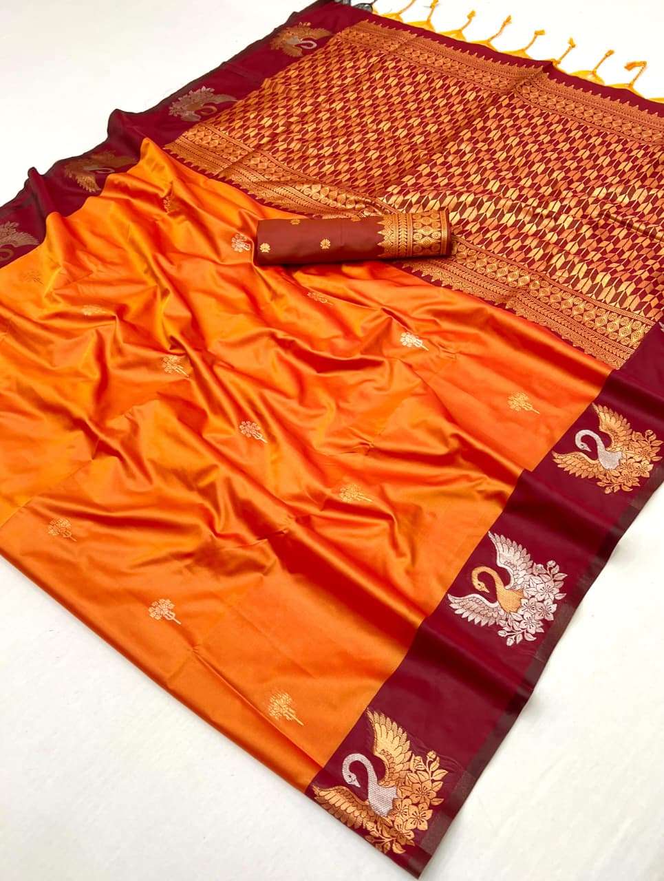  CUTE HANSA VILAS SOFT SILK FANCY FABRIC WITH BEAUTIFUL AND ...