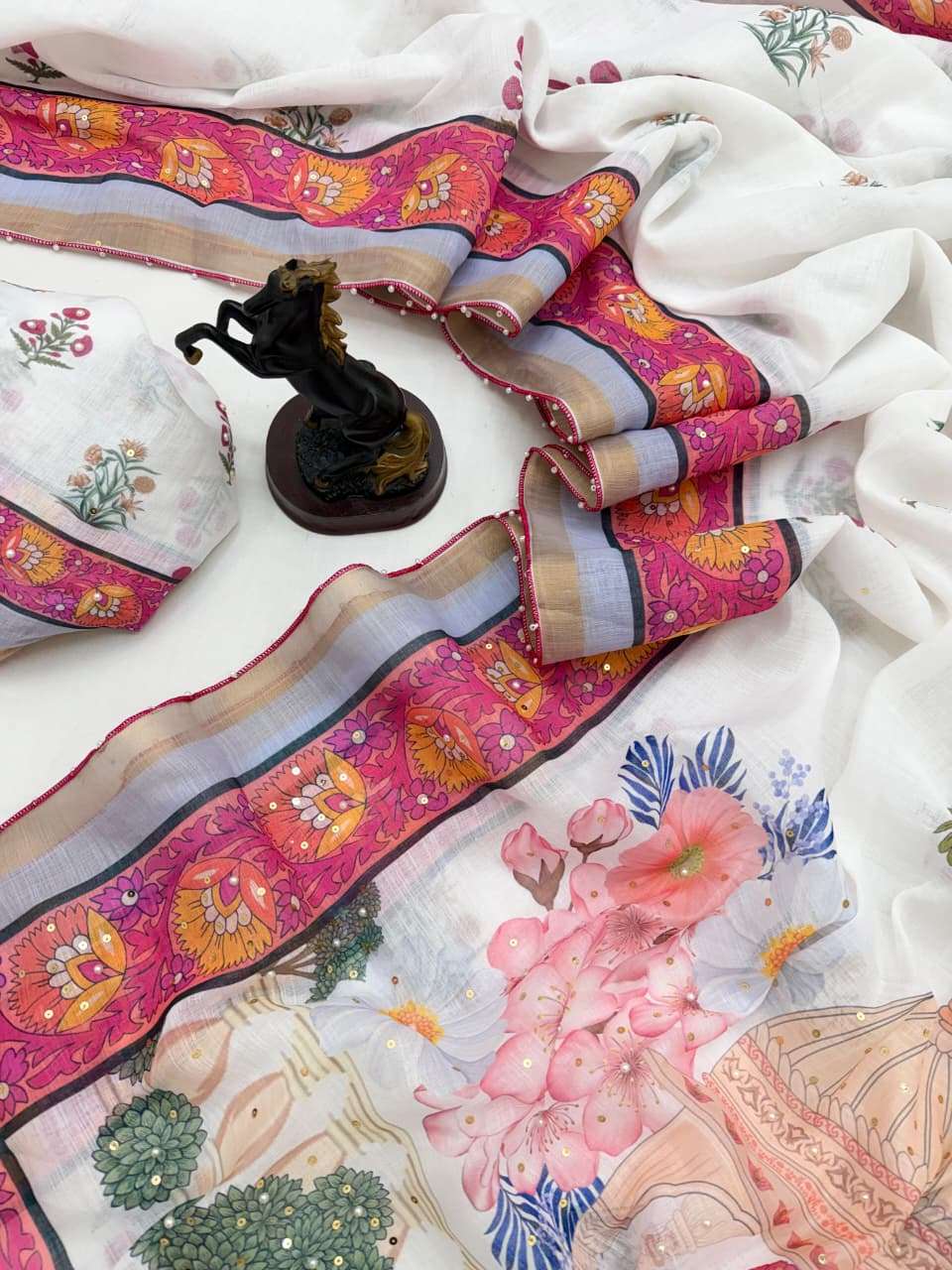  Experience lightness and elegance with this beautiful Pure ...