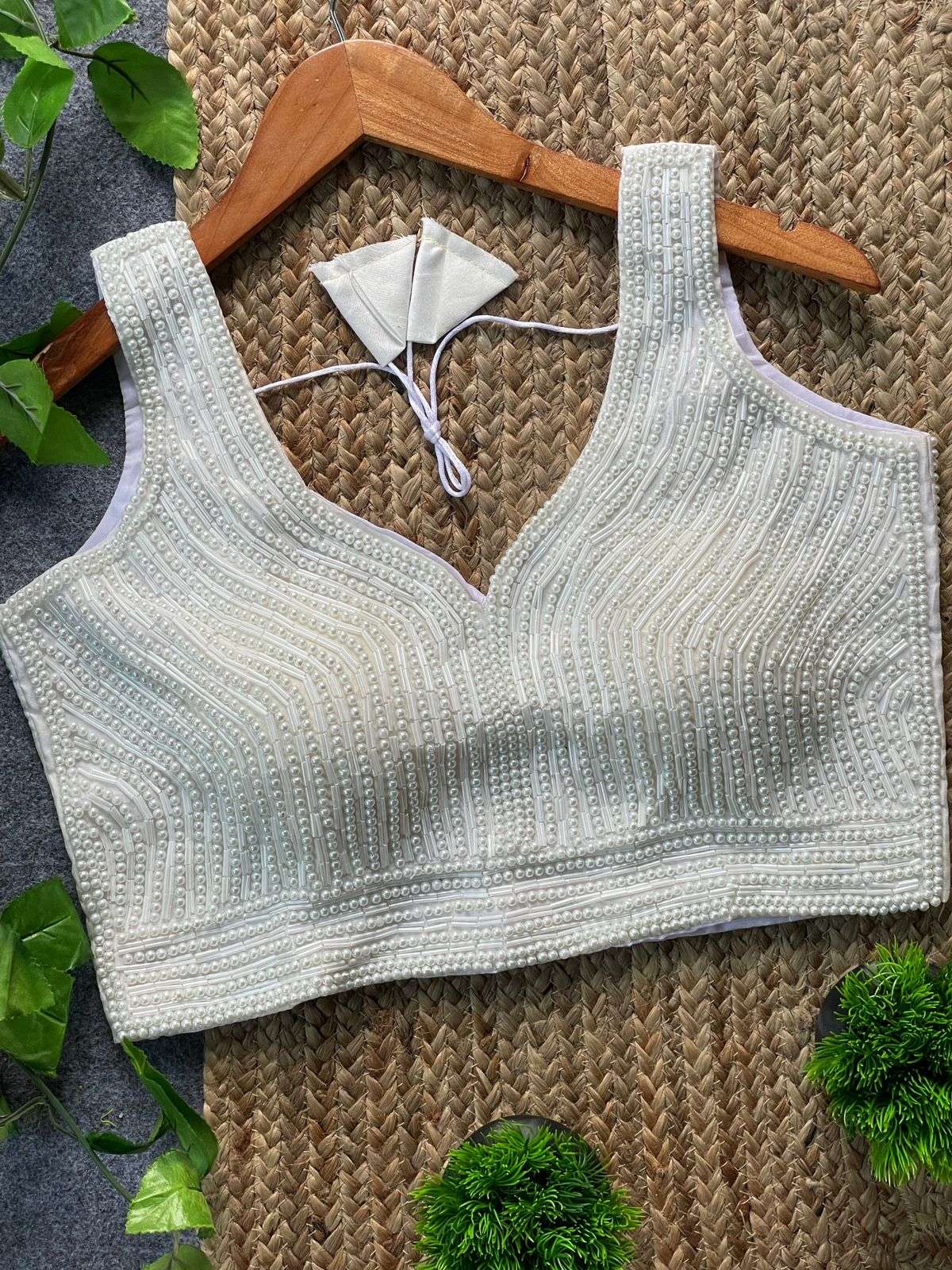 Extraordinary and ethereal Nikku Pure and soft silk fabric H...