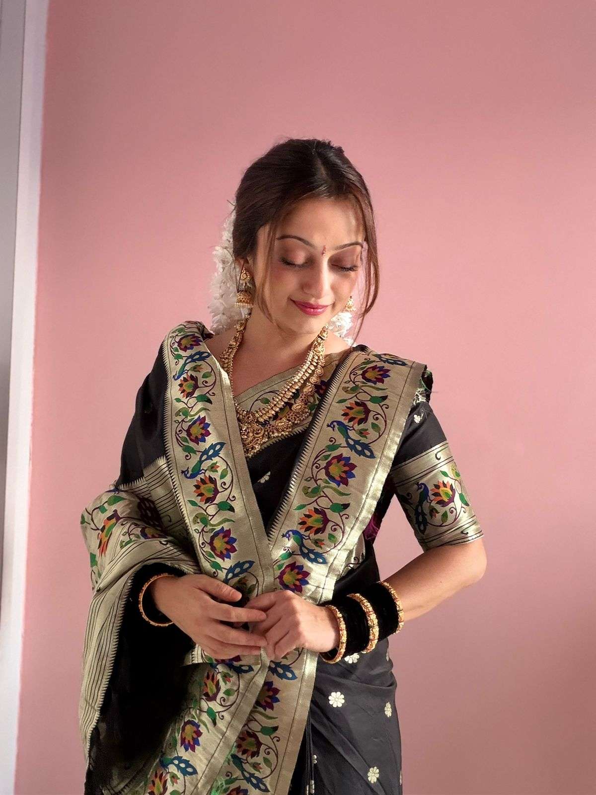 Mayur Paithani Premium and glam up soft and shiny Silk fabri...