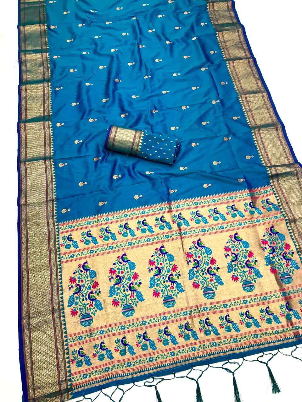  New Launching zumkha Banarasi Lichi Silk fabric Paithani wi...