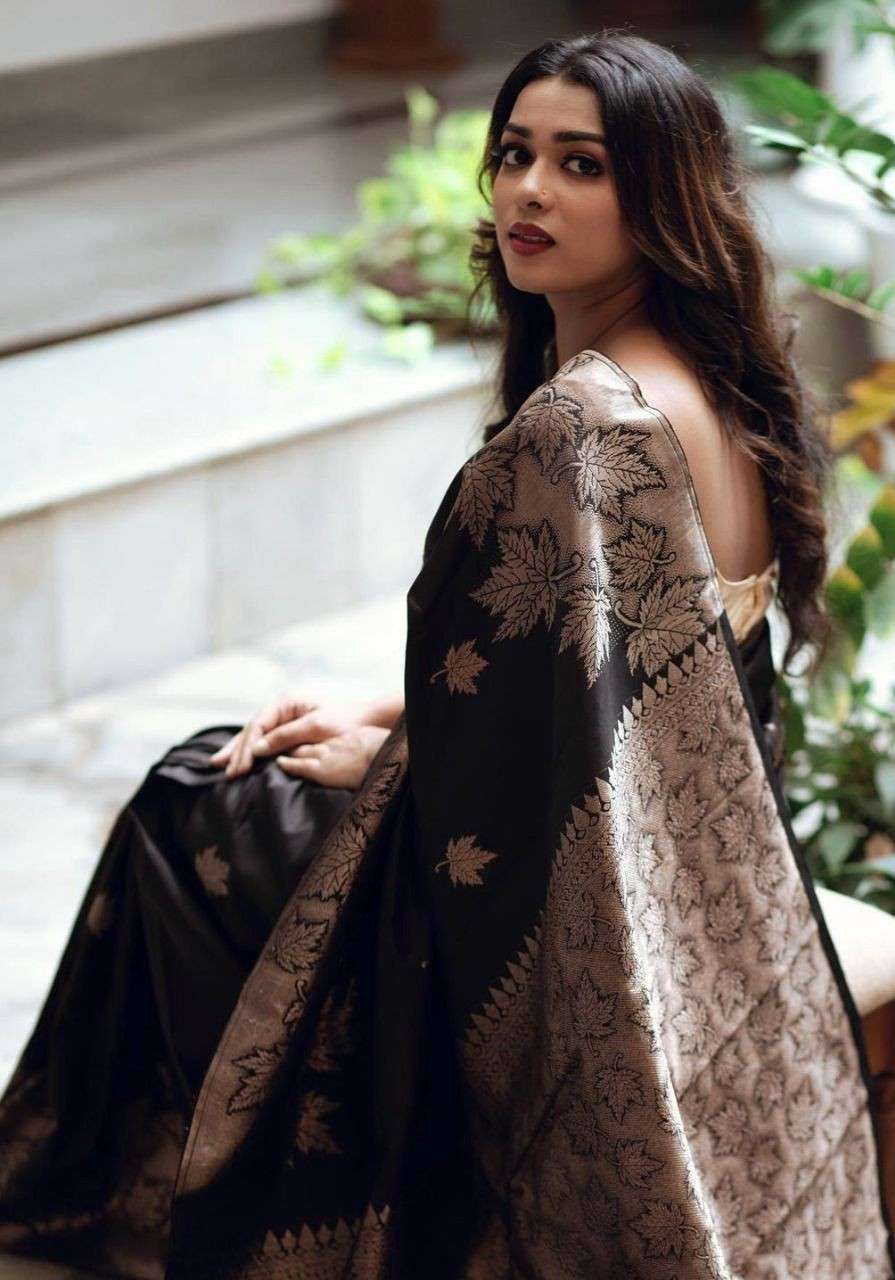 SOFT AND NOTICABALE  LICHI FABRIC WITH UNVEIL AND ADORN  SAR...