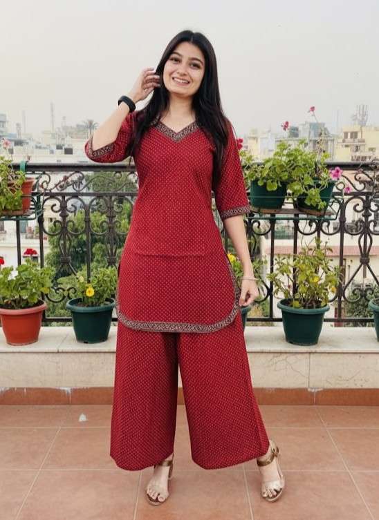SUMMER REGULAR CLOTHING KURTI AND POCKET PANT CORD SET SURAT...