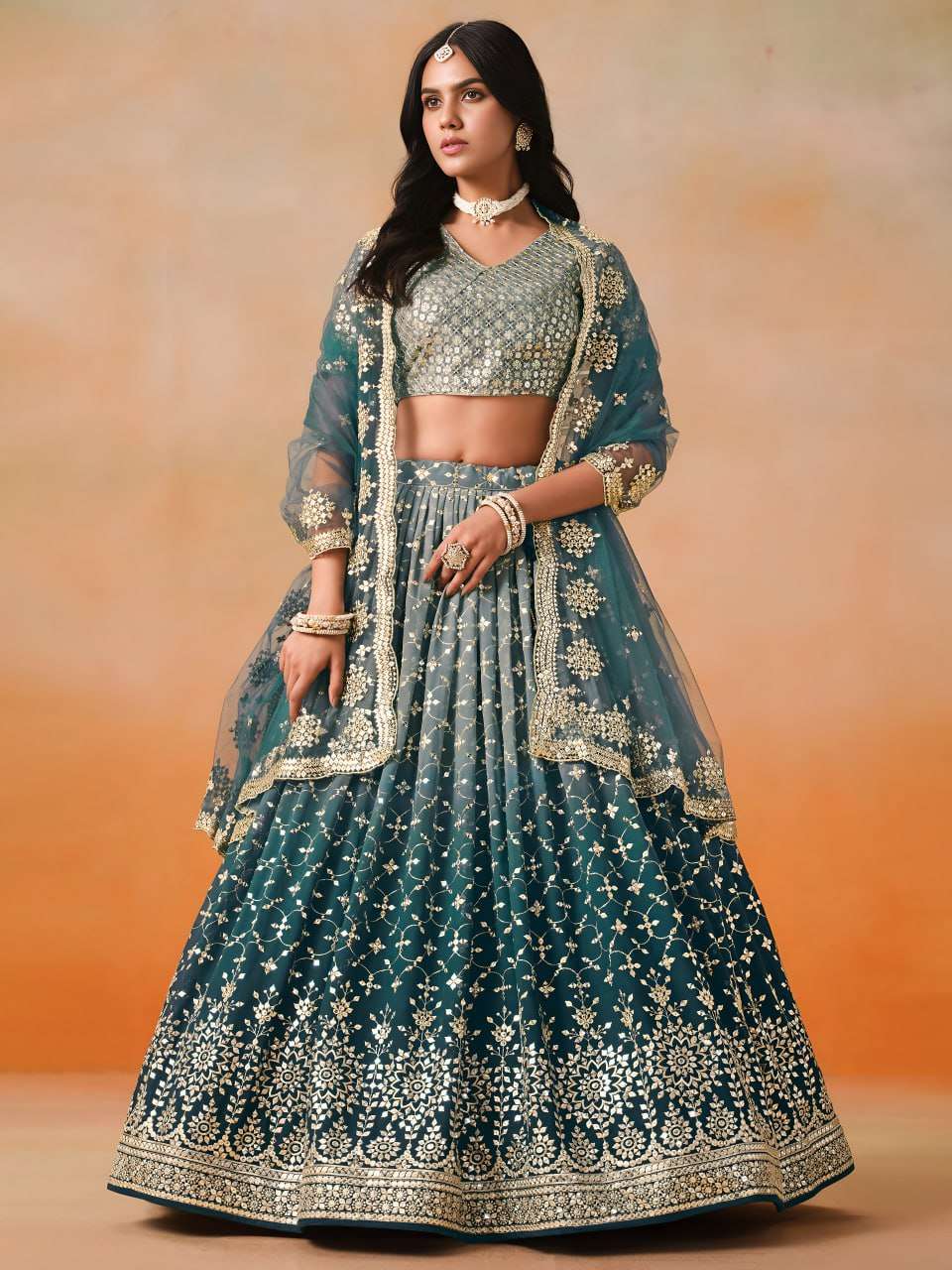  The Georgette fabric Ombre lehenga features a beautiful gra...