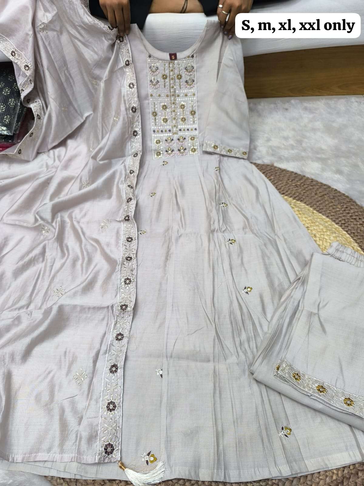 WEDDING SEASON COLLECTIONS HANDWORK KURTI WITH DUPATTA PENTS...