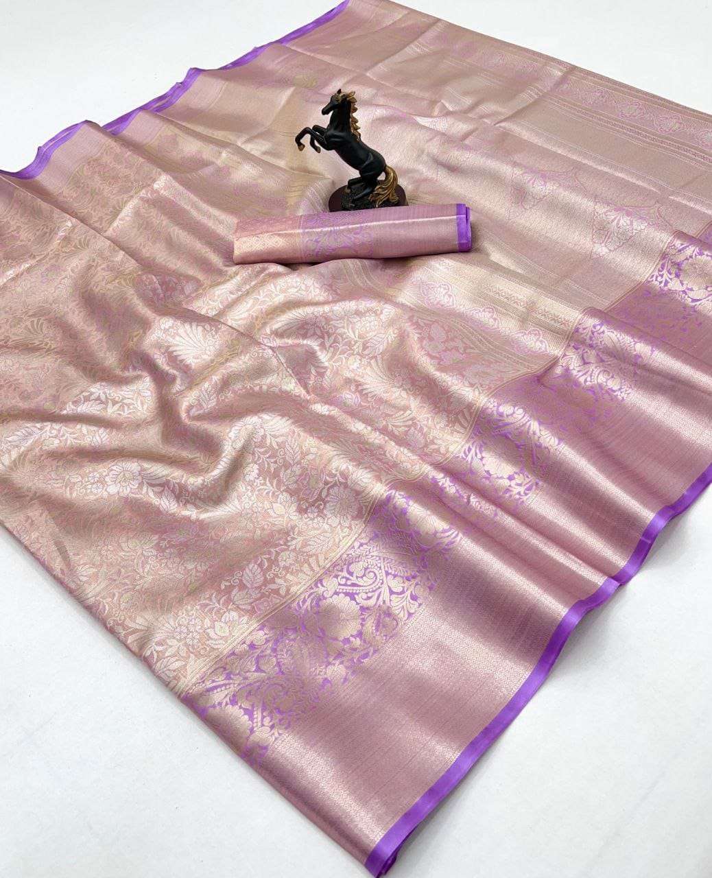A royal and elegance collection of Bridal Kanchipuram silk f...