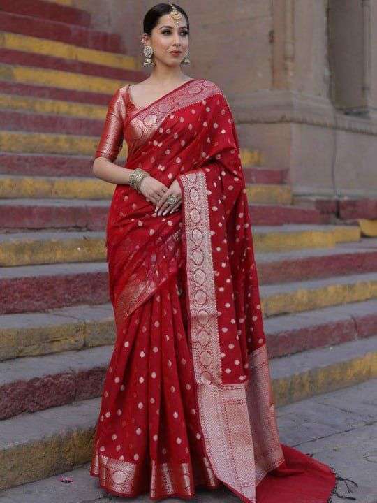 BEAUTIFUL AND CRASH LICHI SILK FABRIC SAREE WHOLESALE IN SUR...