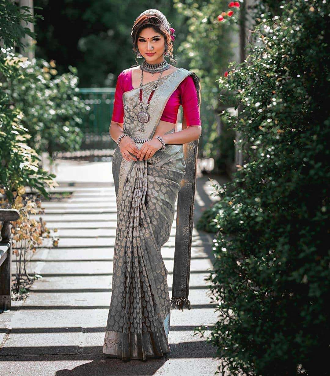  Beautiful Art soft and pure shiny gray lichi fancy Silk sar...