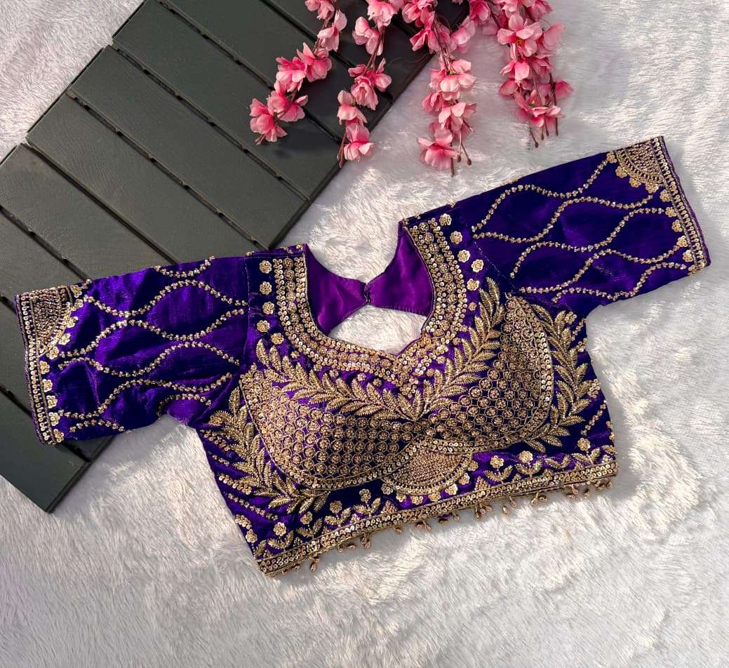 Fendi Blouse designed for a luxurious and royal look Premium...