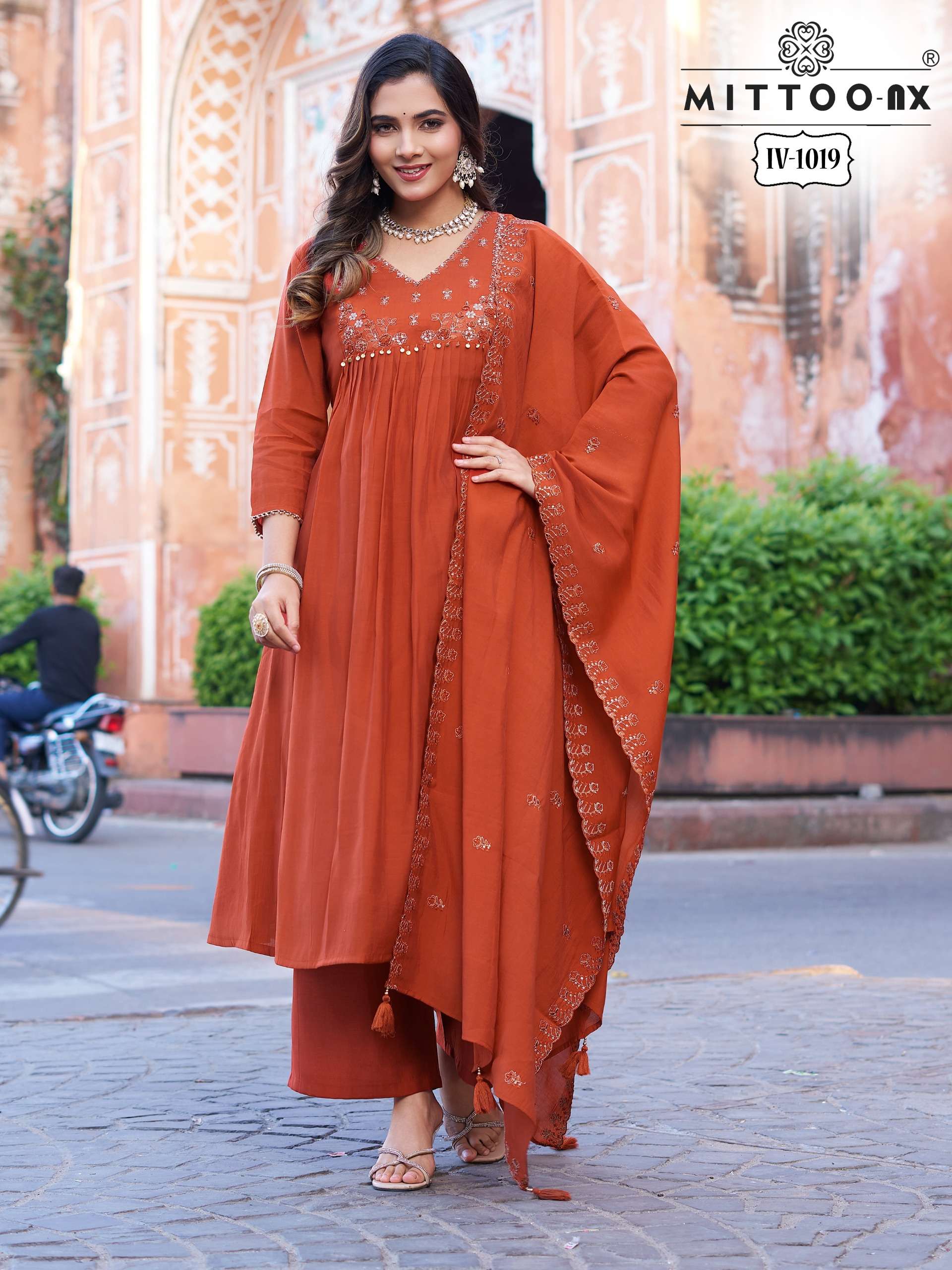 MITTOO NX 1018 & 1019 TRADITIONAL LIGHT DESIGNER KURTI SUIT ...