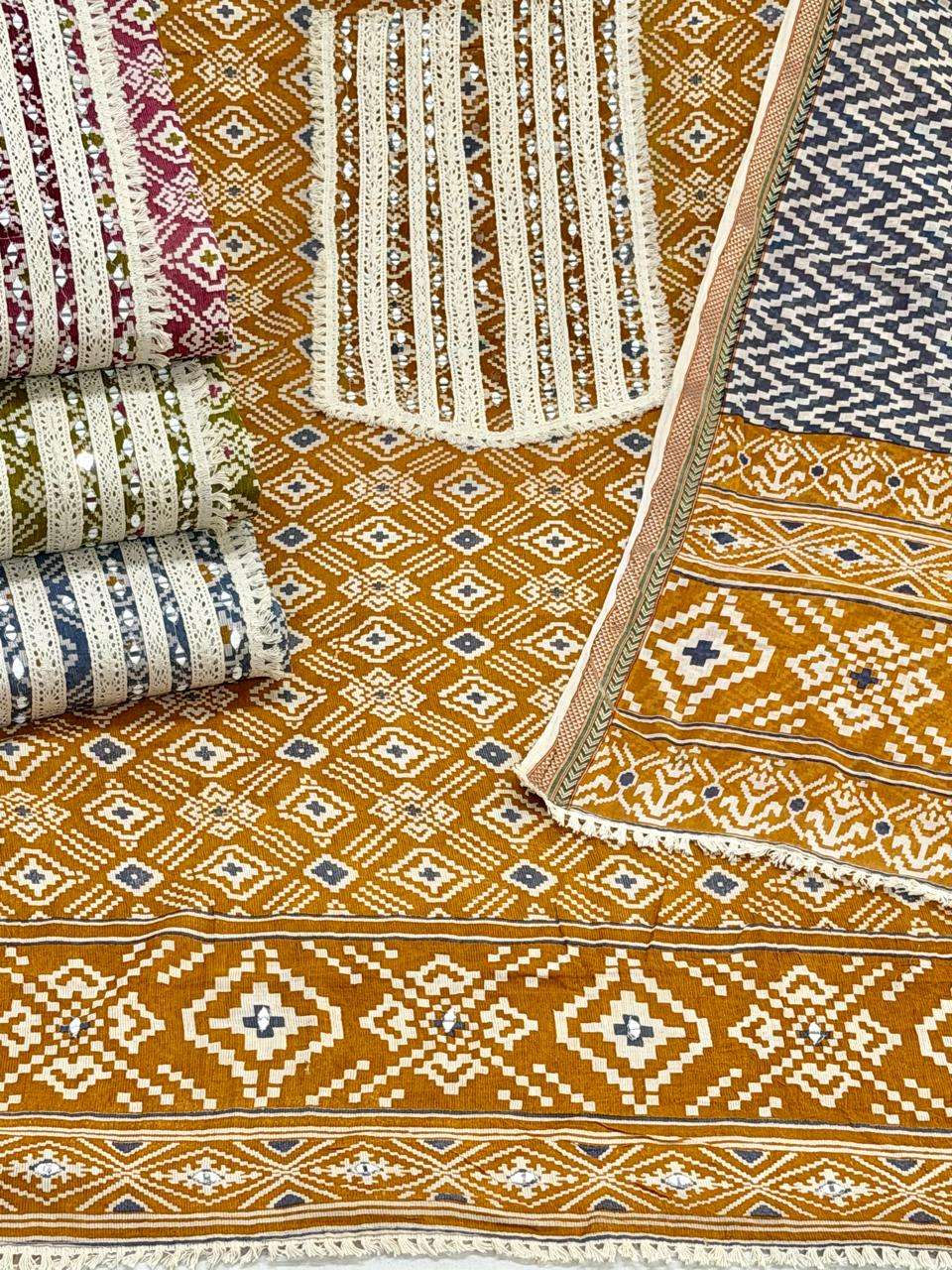 SIARA CAMBRIC PATTERN AJRAK PRINT MIRROR WORK SUIT SET RESEL...