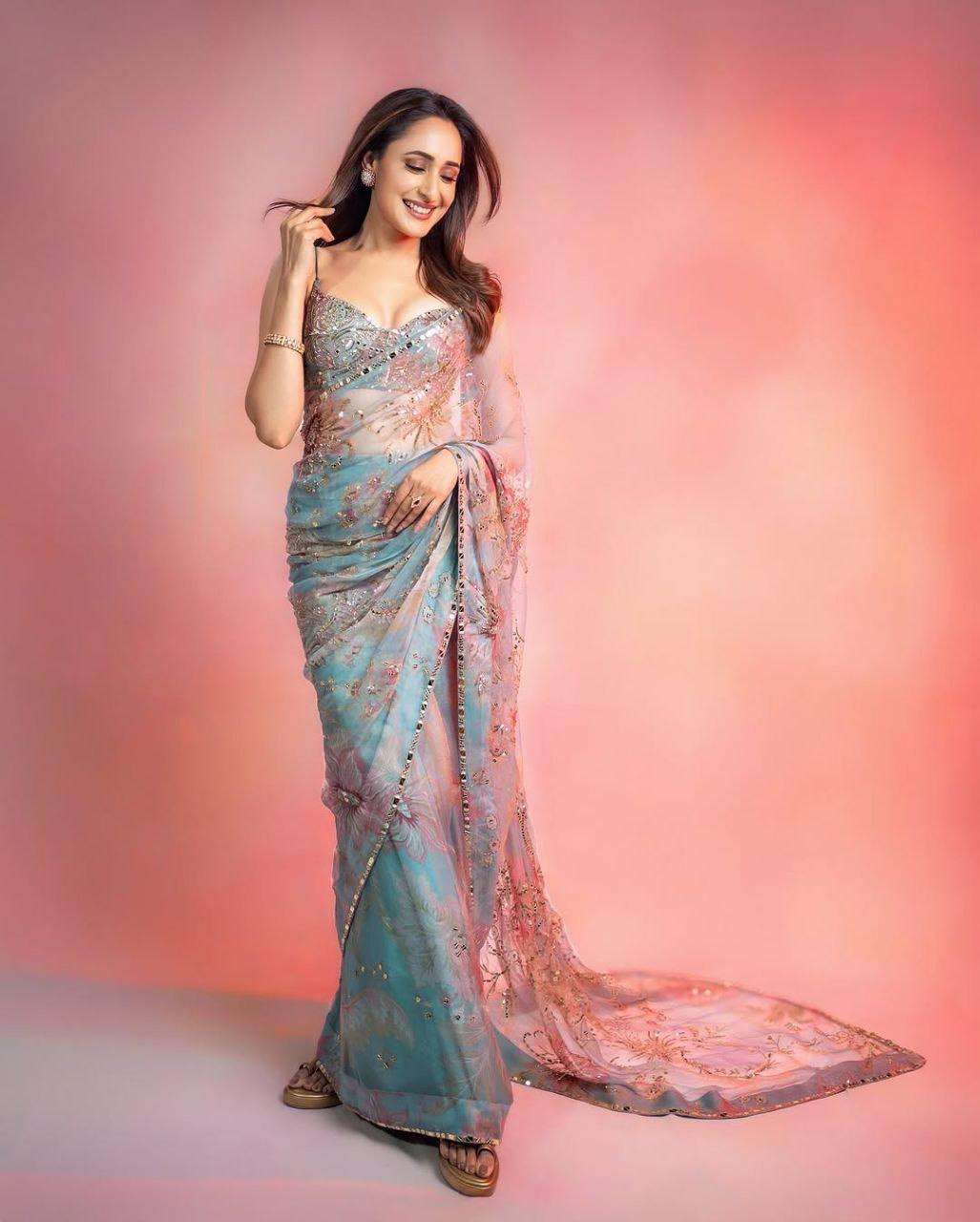 SONIA FANCY HEAVY SOFT GEORGETTE FABRIC ON BEAUTIFUL FLORAL ...