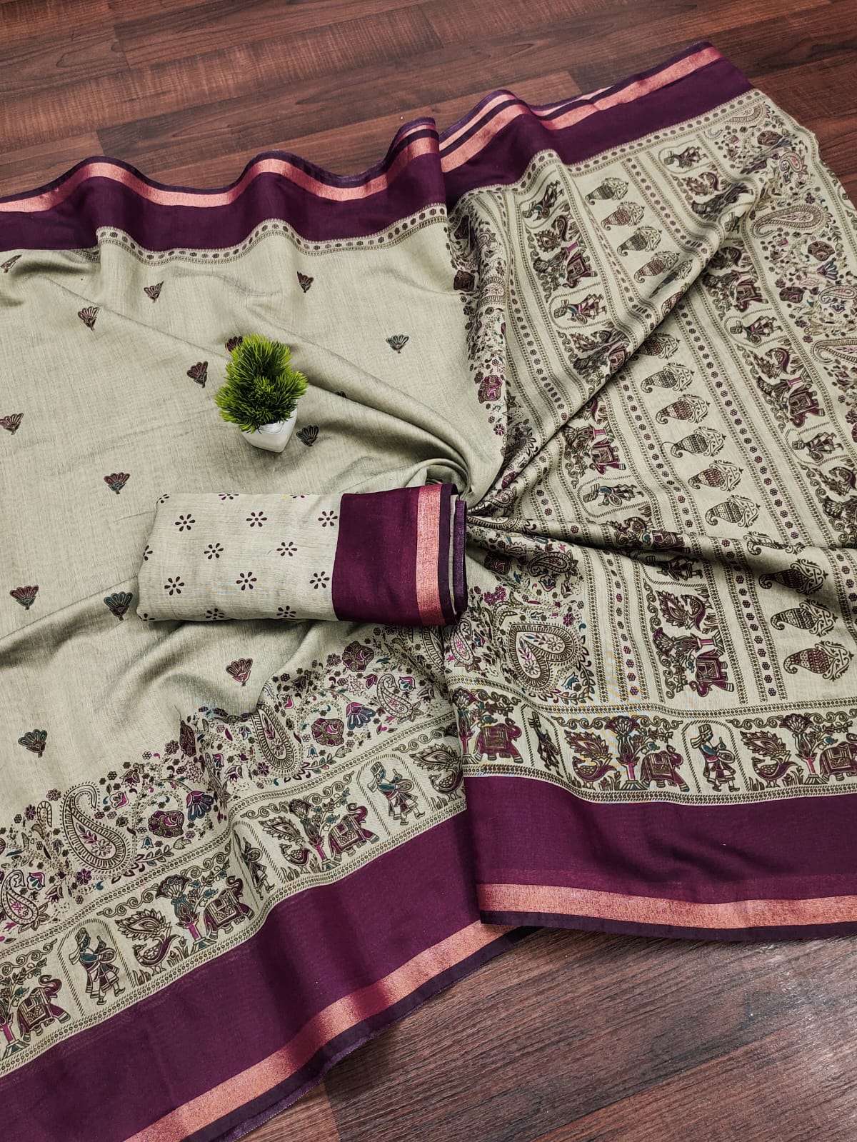 good vibe and poised mulmul cotton comfortable fabric saree ...