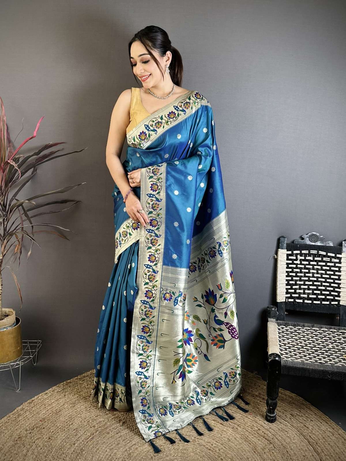 Mayur Paithani Premium and glam up soft and shiny Silk fabri...