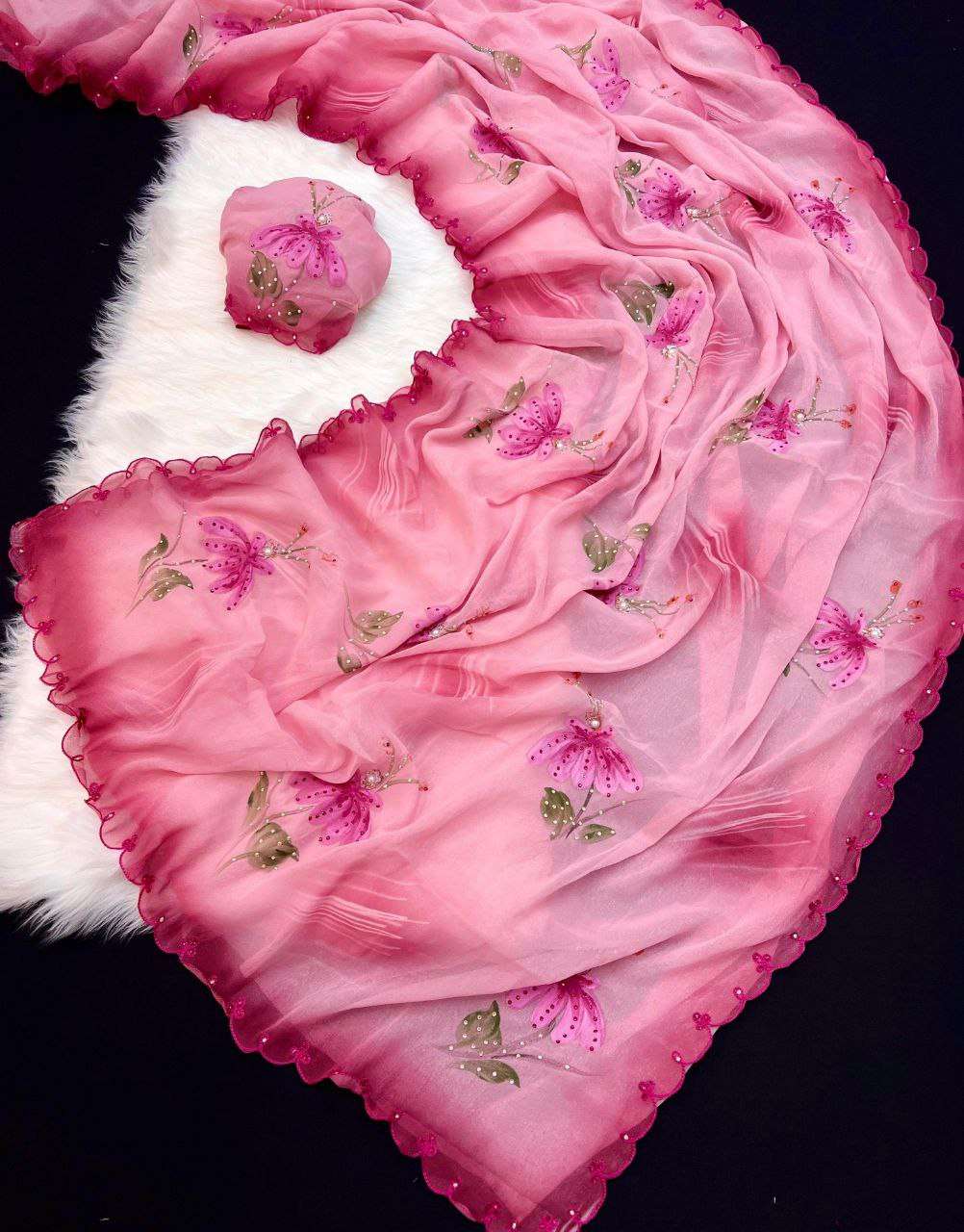  Pink Petal in beautiful pink and magenta shades colour Look...