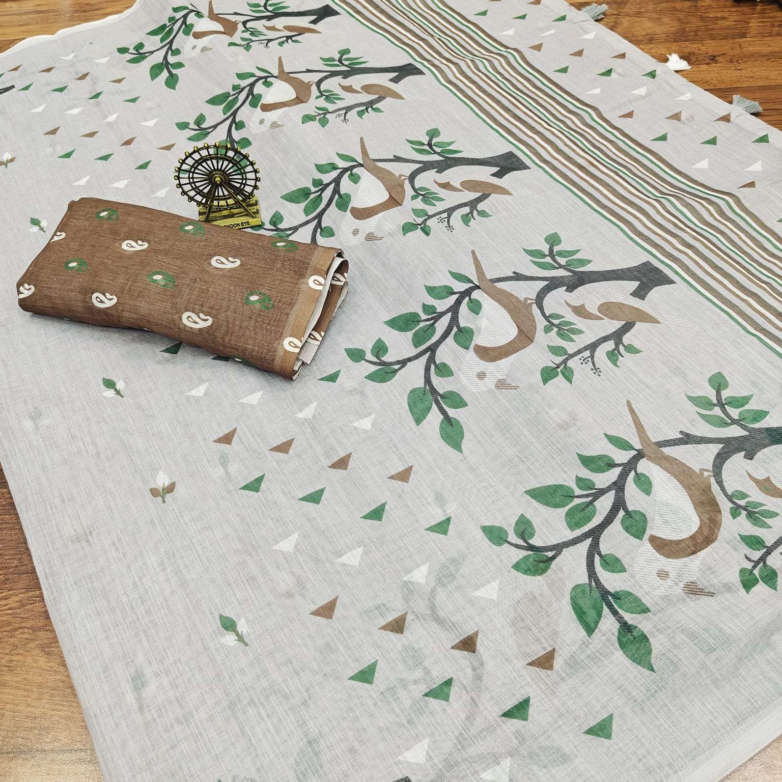 premium and good Quality Pure and soft Linen fabric with cla...