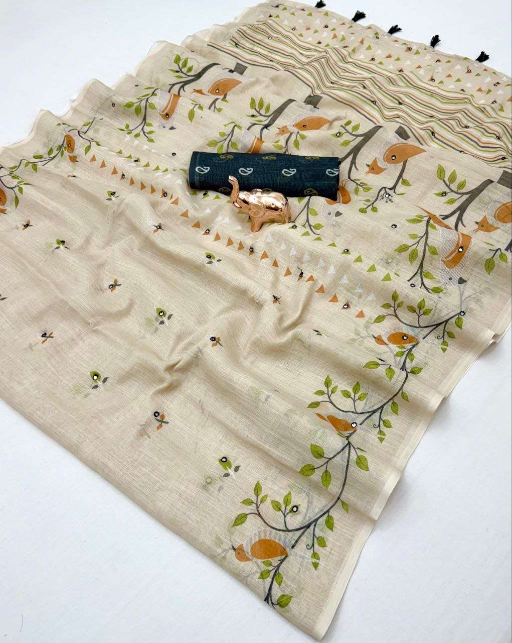 Soft and heavy linen cotton fabric with Digital prints on sa...