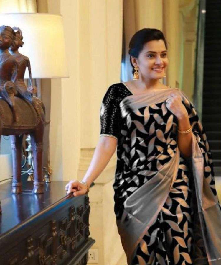 SOFT AND SHINY PURE LICHI FANCY SILK FABRIC CLOTH SAREE RESE...