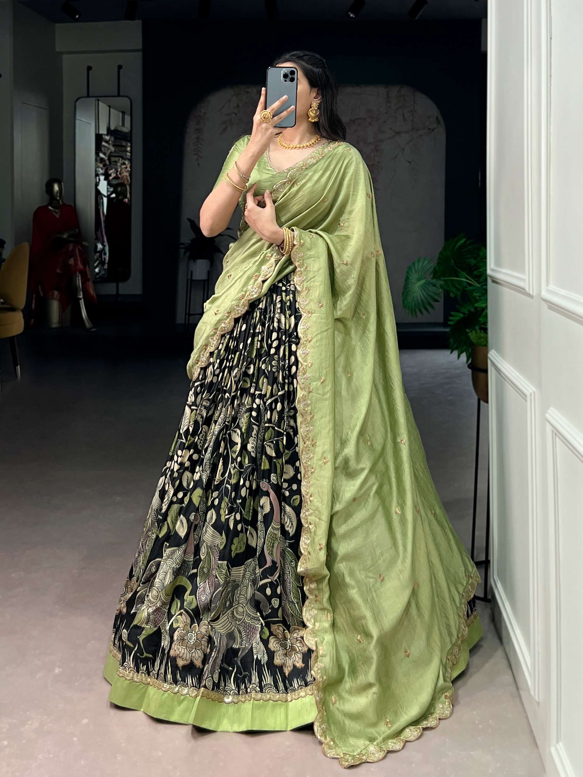 styling Featuring premium tasar silk fancy fabric With beaut...