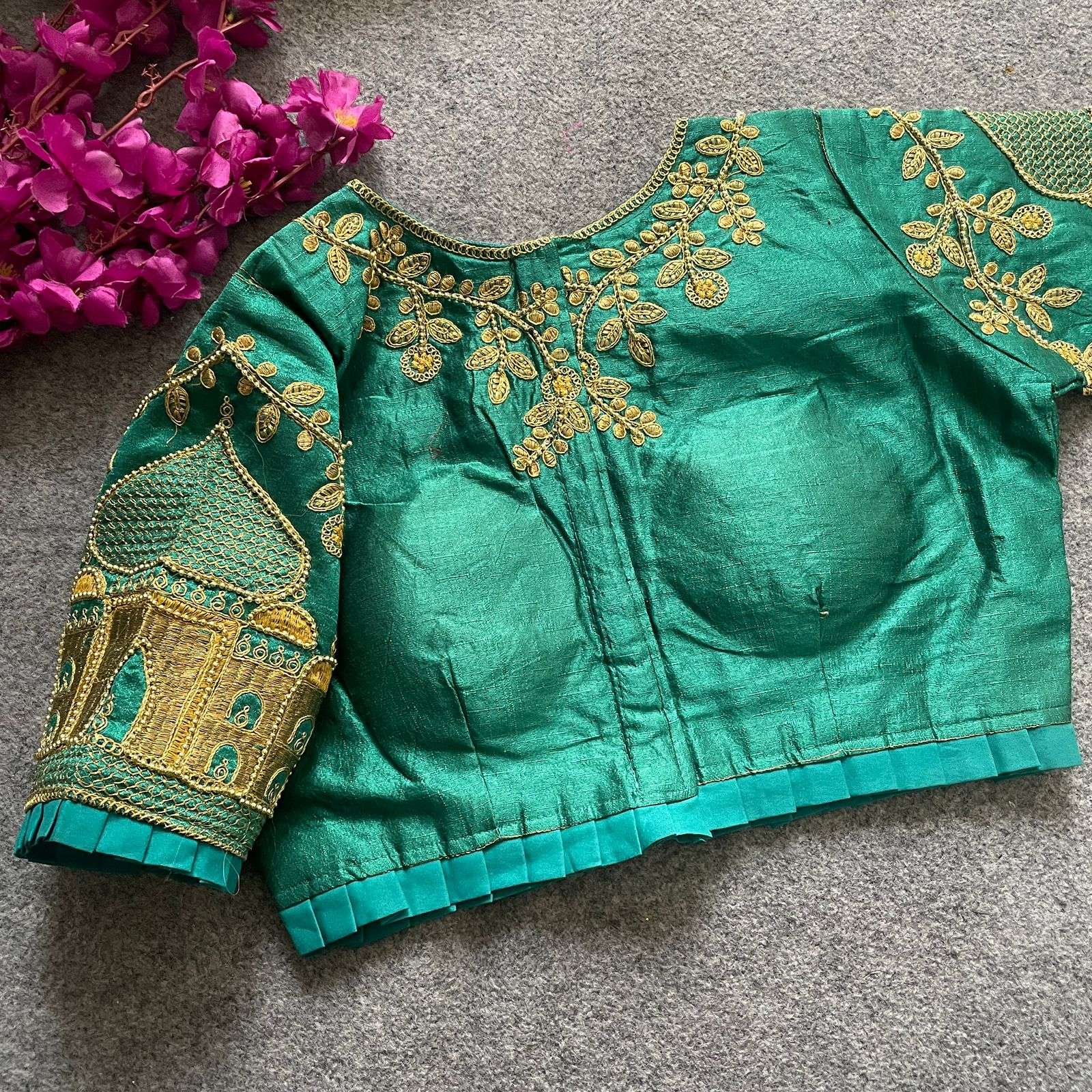 TAZZ SILK DESIGNER AND CLASSIC FABRIC WITH TAJMEHAL PRINT ON...