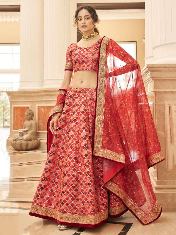  This elegant Red Scallop colour with classic Embroidered wo...