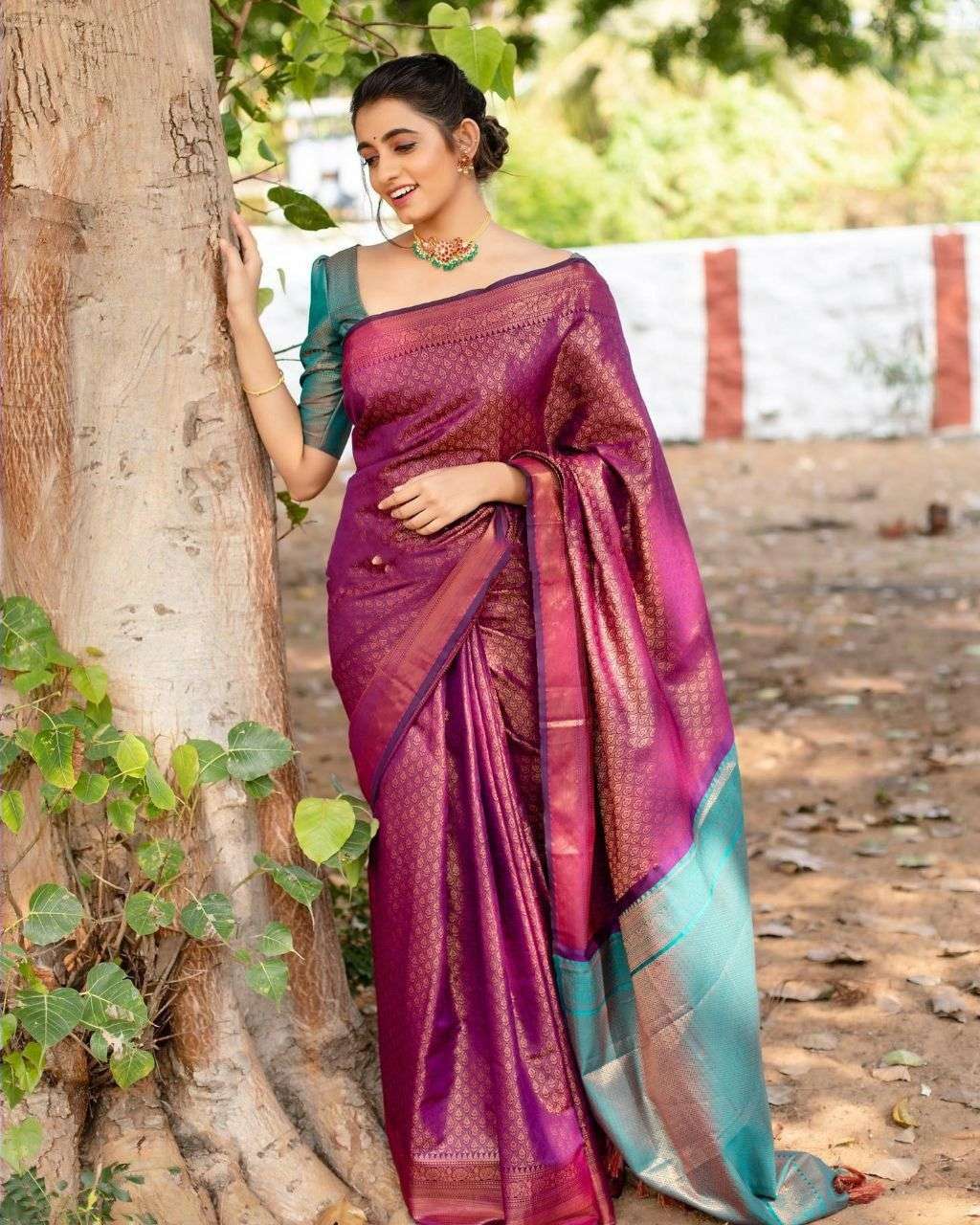 BEAUTIFUL AND SOFT LICHI SILK FANCY AND PURE FABRIC SAREE RE...