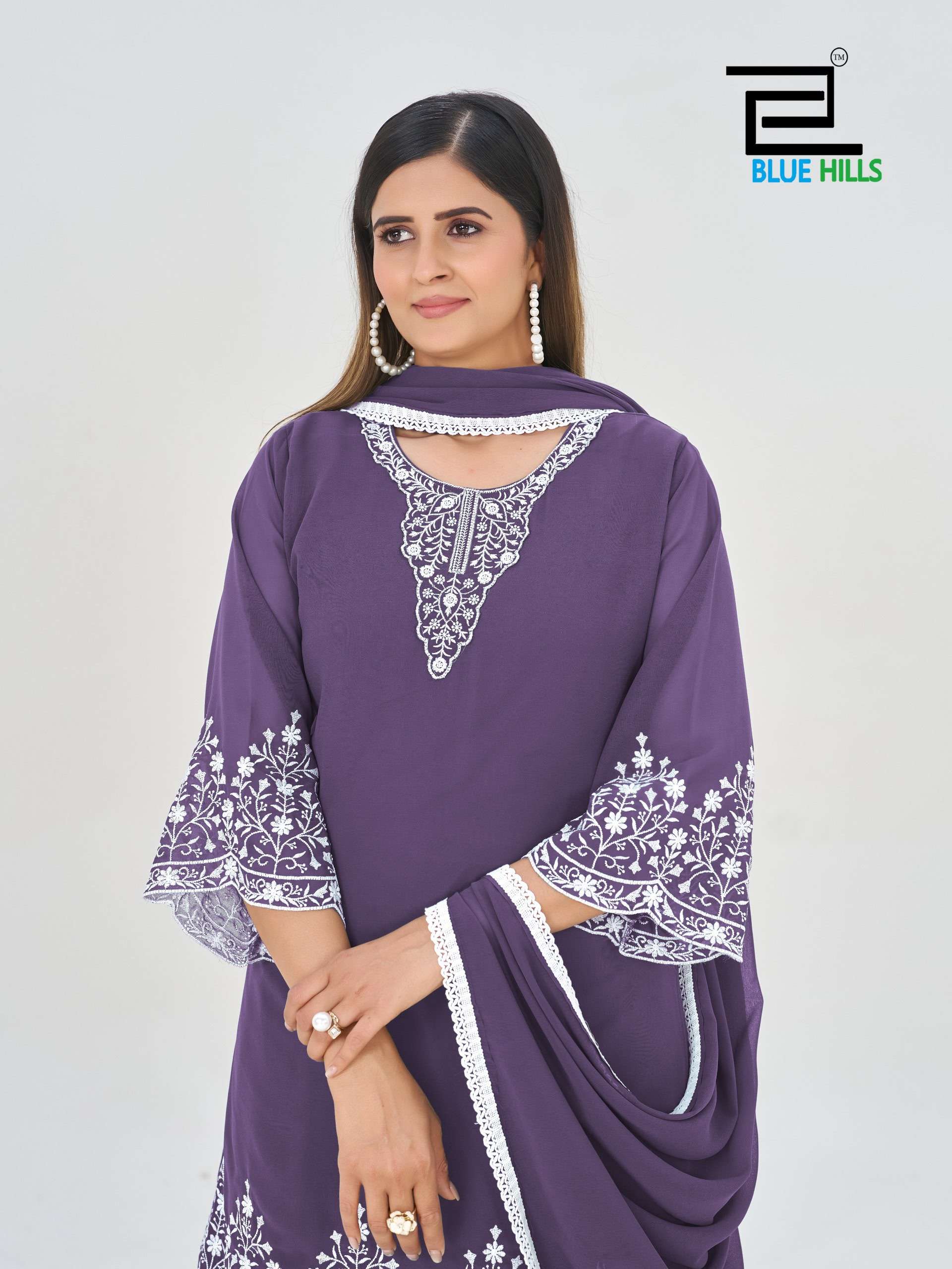BLUE HILLS MAHNOOR GEORGETTE FABRIC NECK AND BORDER WORK SUI...