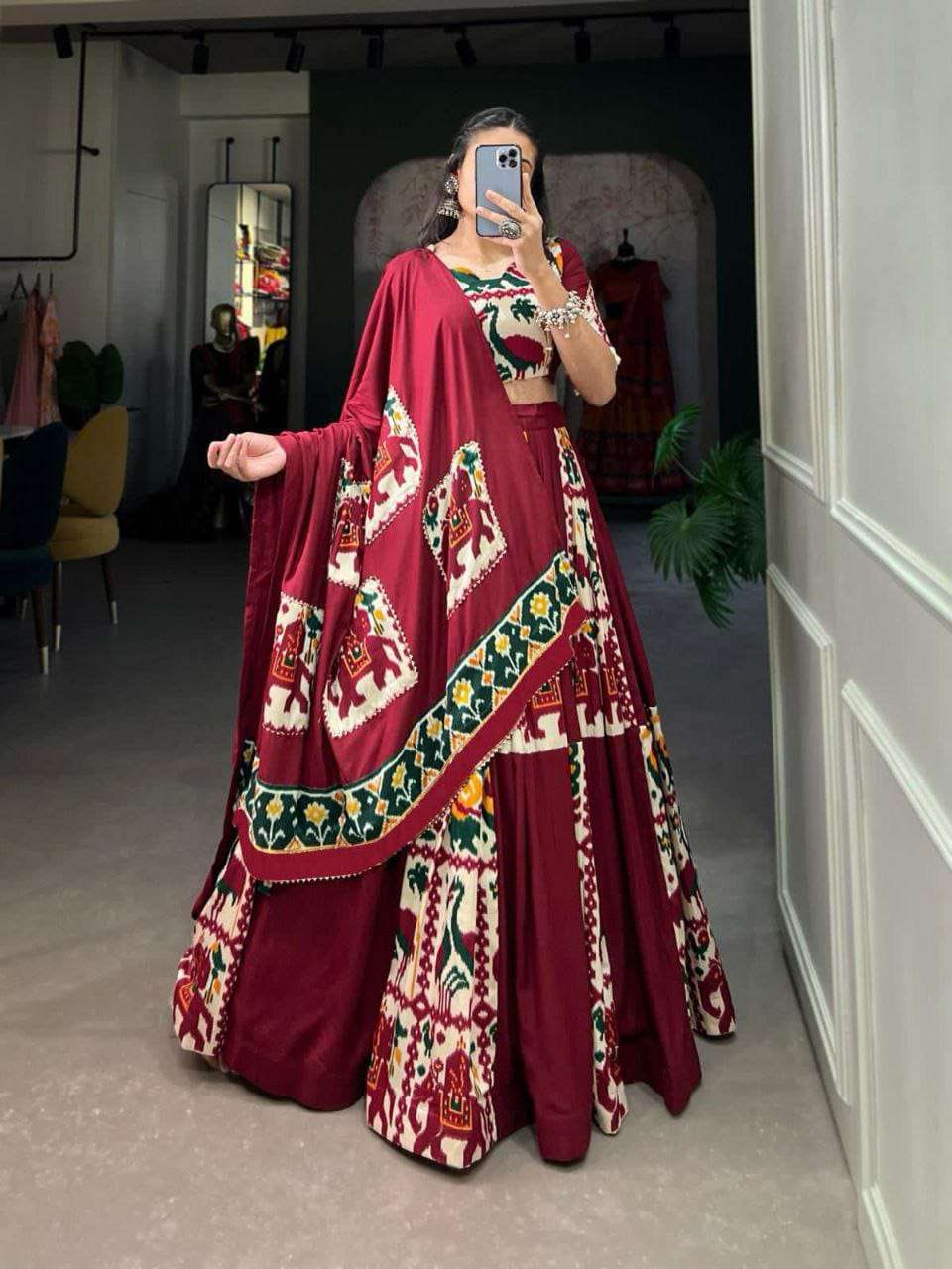 Cheap lehenga choli with good fabric for navratri at wholesa...