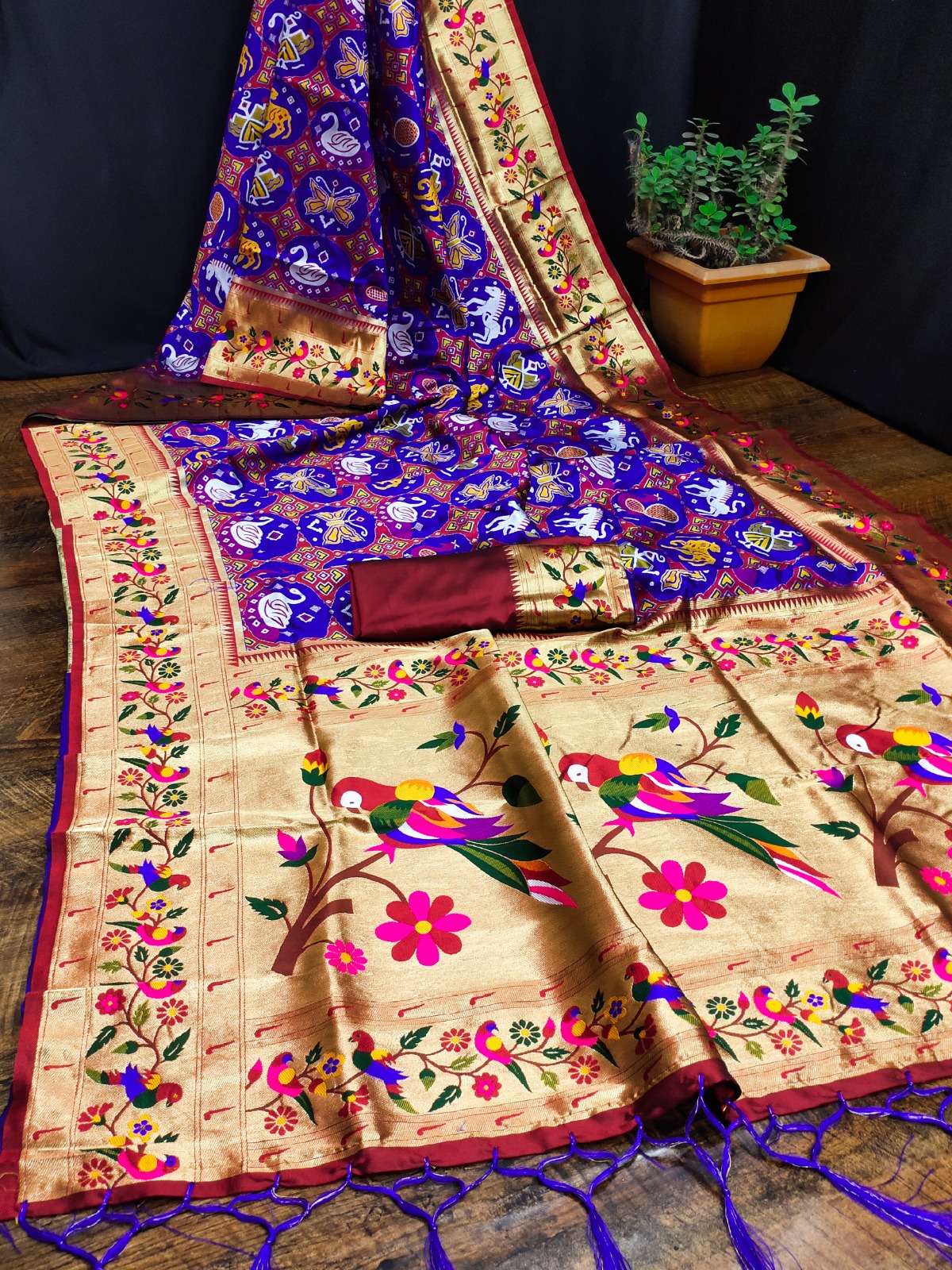 NEW LAUNCHING PATOLA PAITHANI THIS PURE PATOLA PAITHANI SILK...
