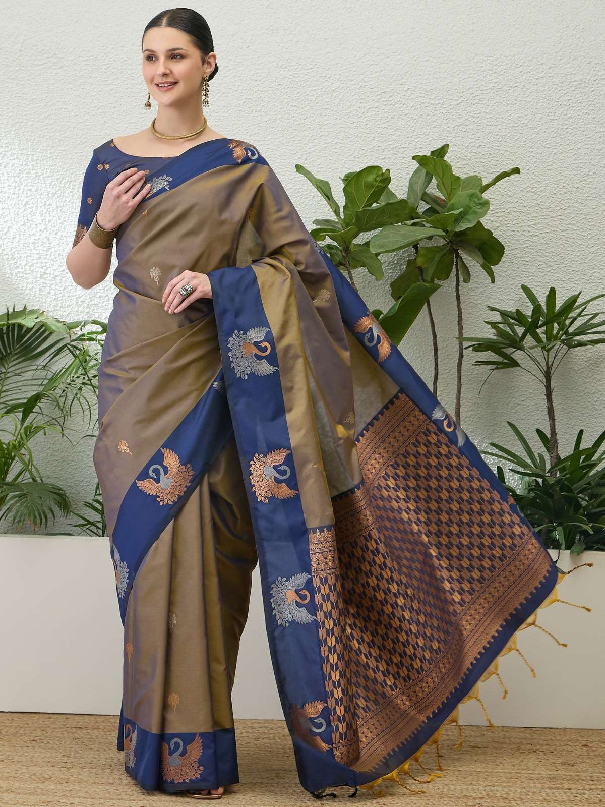 new Rajhansini Handloom silk fancy fabric with hans on saree...