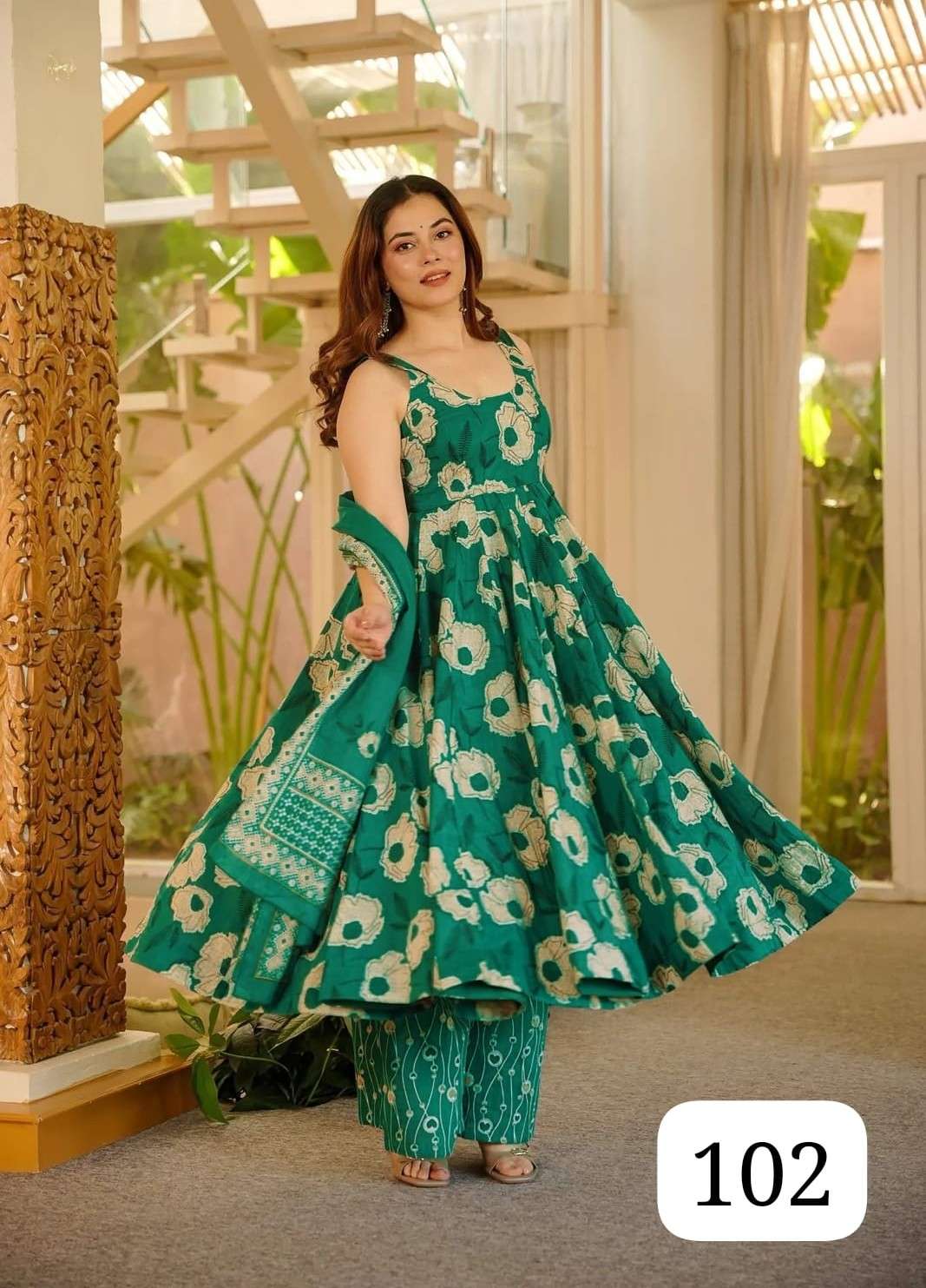PC  KASUMI MUSLIN DESIGNER DIGITAL PRINT SLEEVELESS GHER KUR...