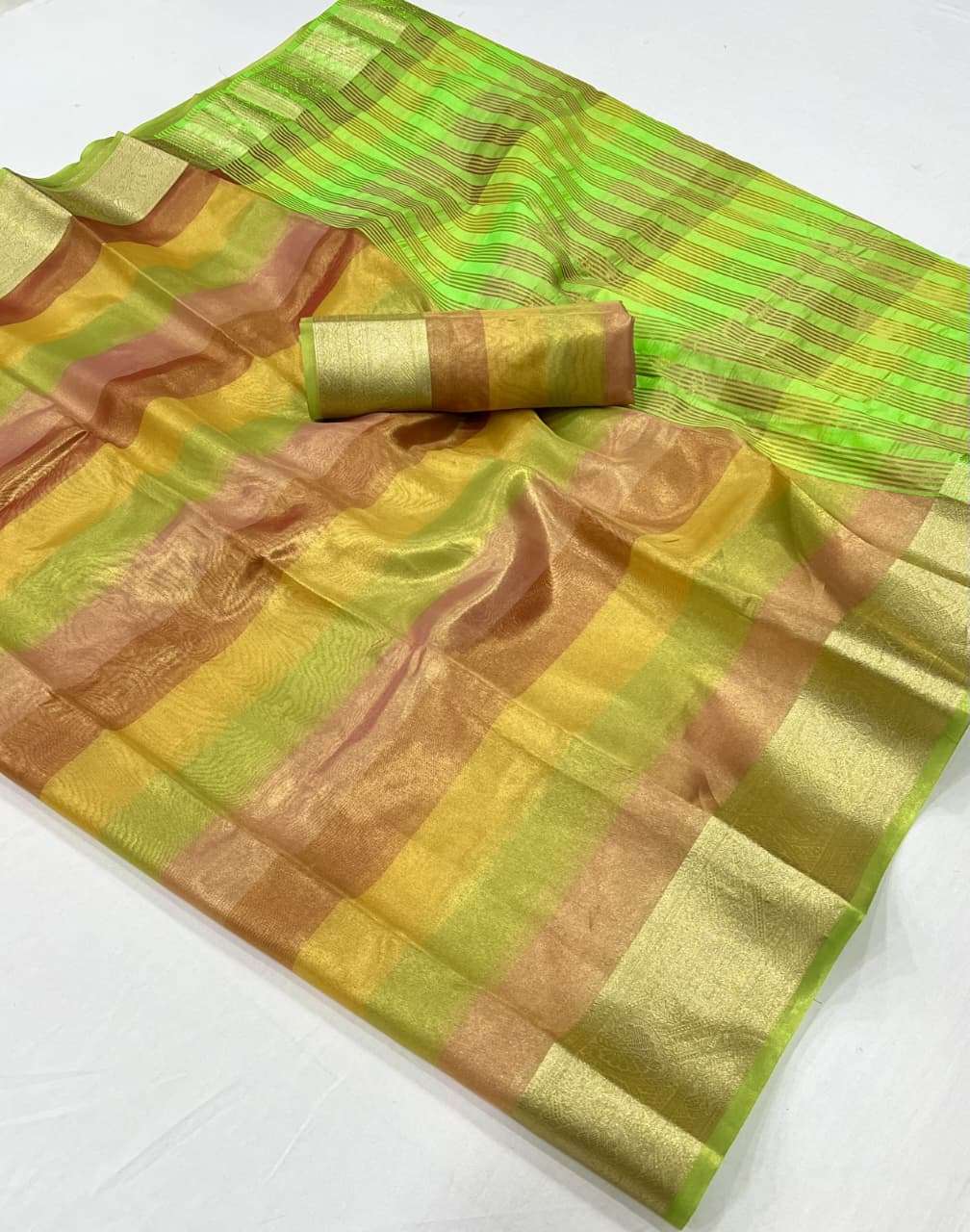 soft and classic Handloom Banarasi Tissue fancy fabric saree...