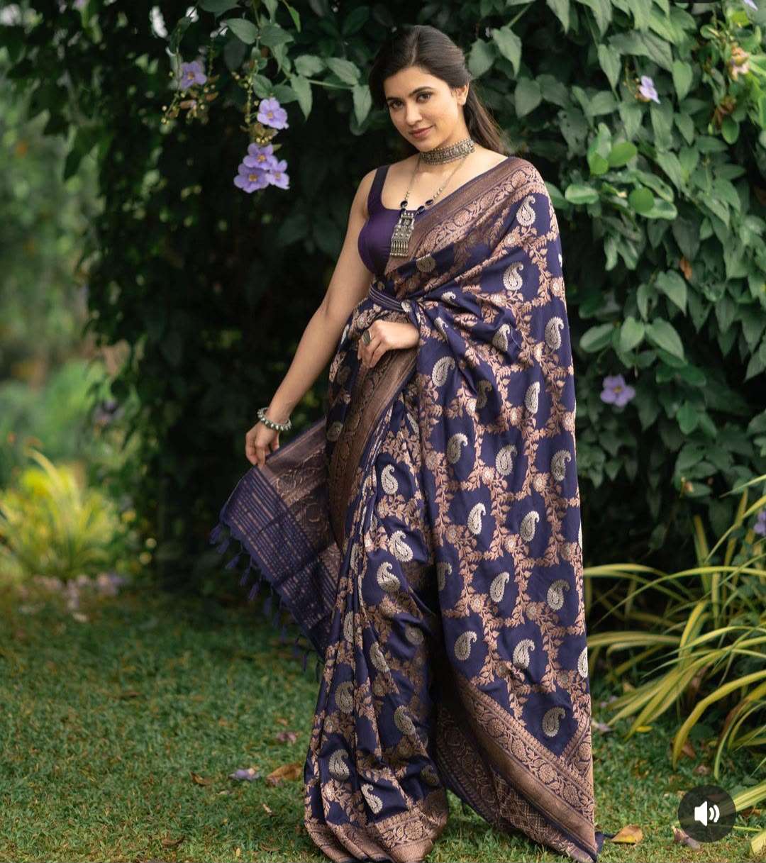 SOPHISTICSTED PURE AND SOFT LICHI SILK CLOTH FABRIC SAREE WH...
