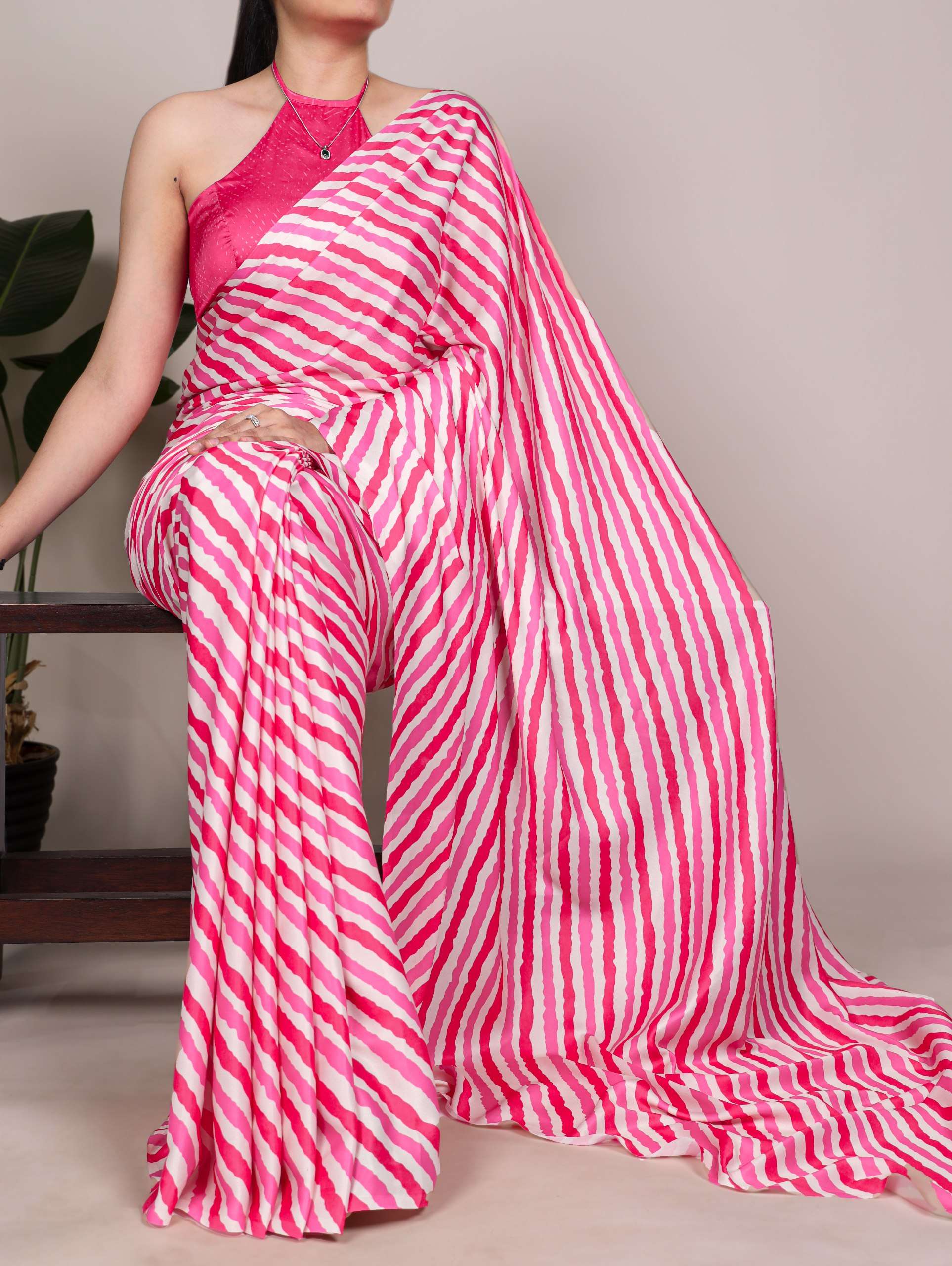 WRAP YOURSELF IN THIS BEAUTIFUL COLOURING SATIN SILK FANCY F...