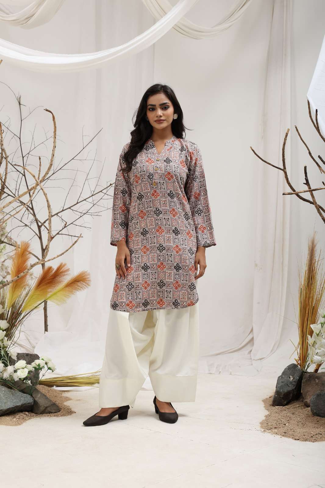 WEAVE 113 RAYON BLACK FARSI SALWAR CORD SET SURAT COLLECTION...