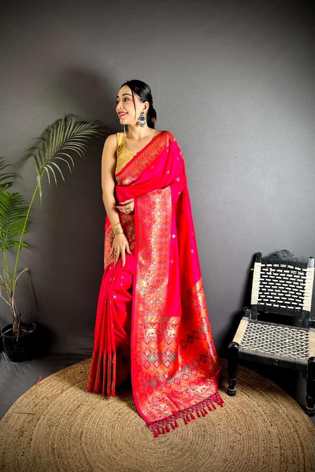   AP 2 HEAVY SOFT BANARSHI LICHI SILK FABRIC SAREE NEVER TELLS YOU TO FIT IT BEST RATE  