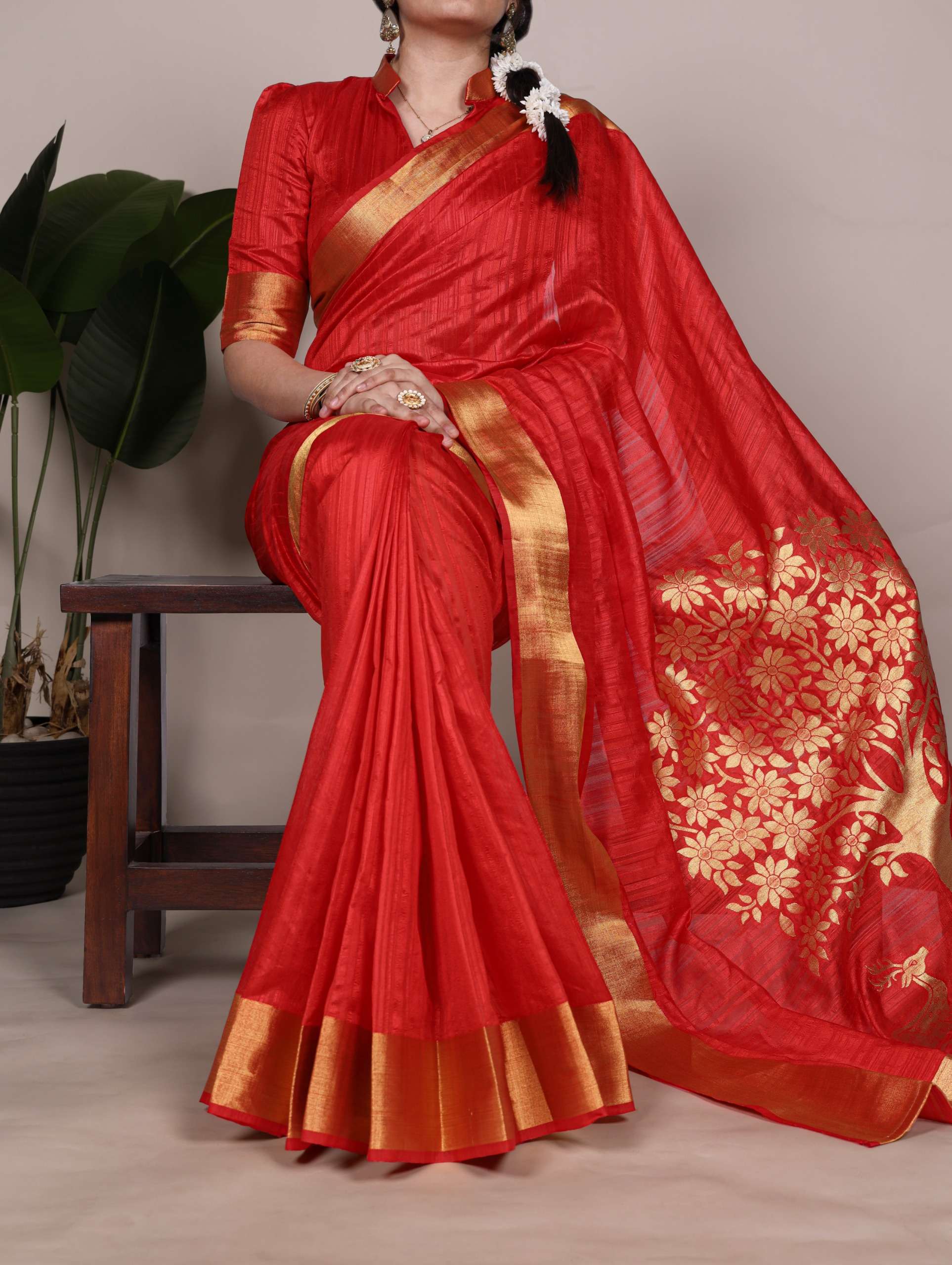 BEAUTIFUL RAW SILK ONAM FASTIVAL FANCY FABRIC PARTY WEAR SAREE WHOLESALE IN SURAT 7903