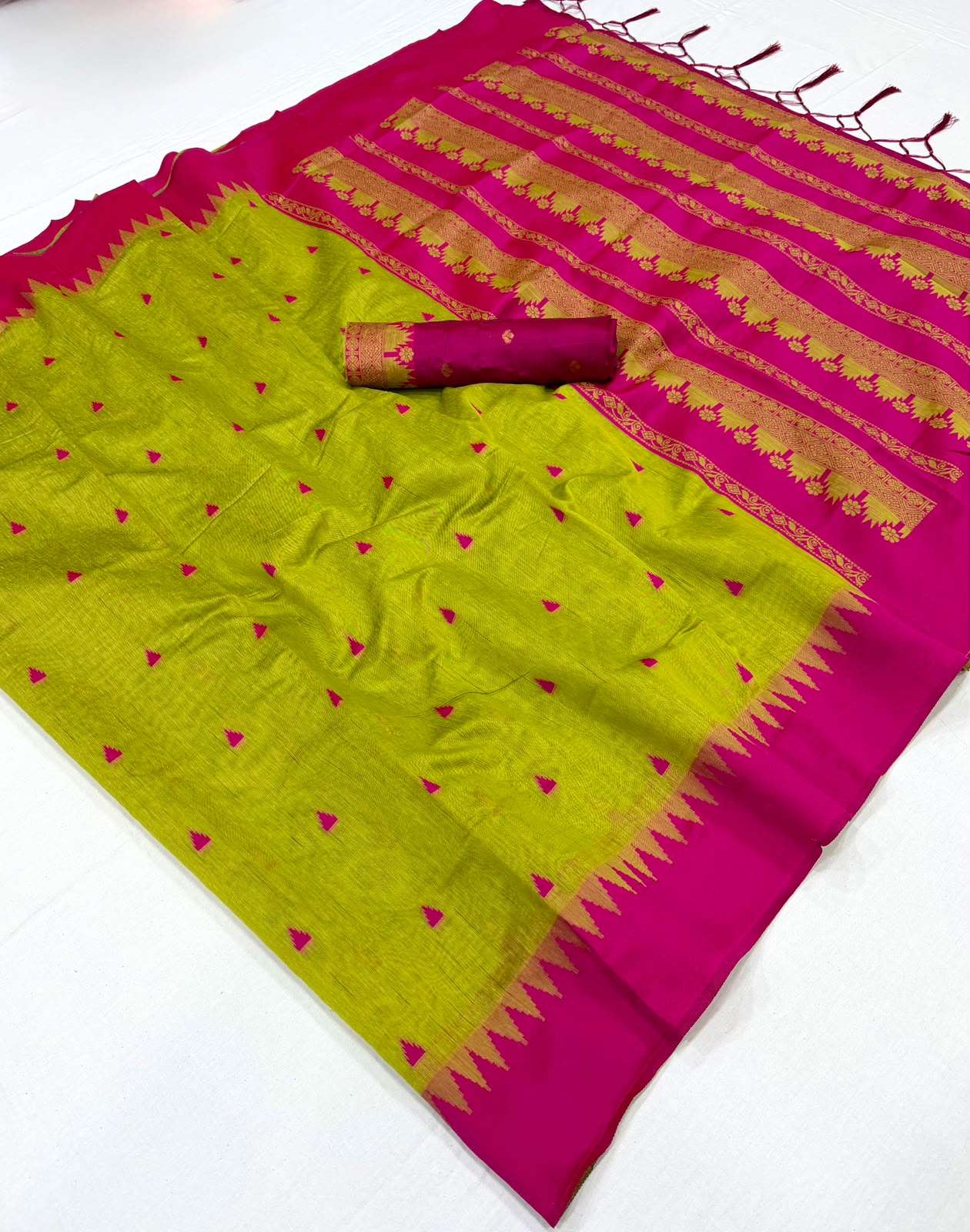   COTTON SOFT FABRIC REGULAR WEAR SAREE WHOLESALE IN SURAT