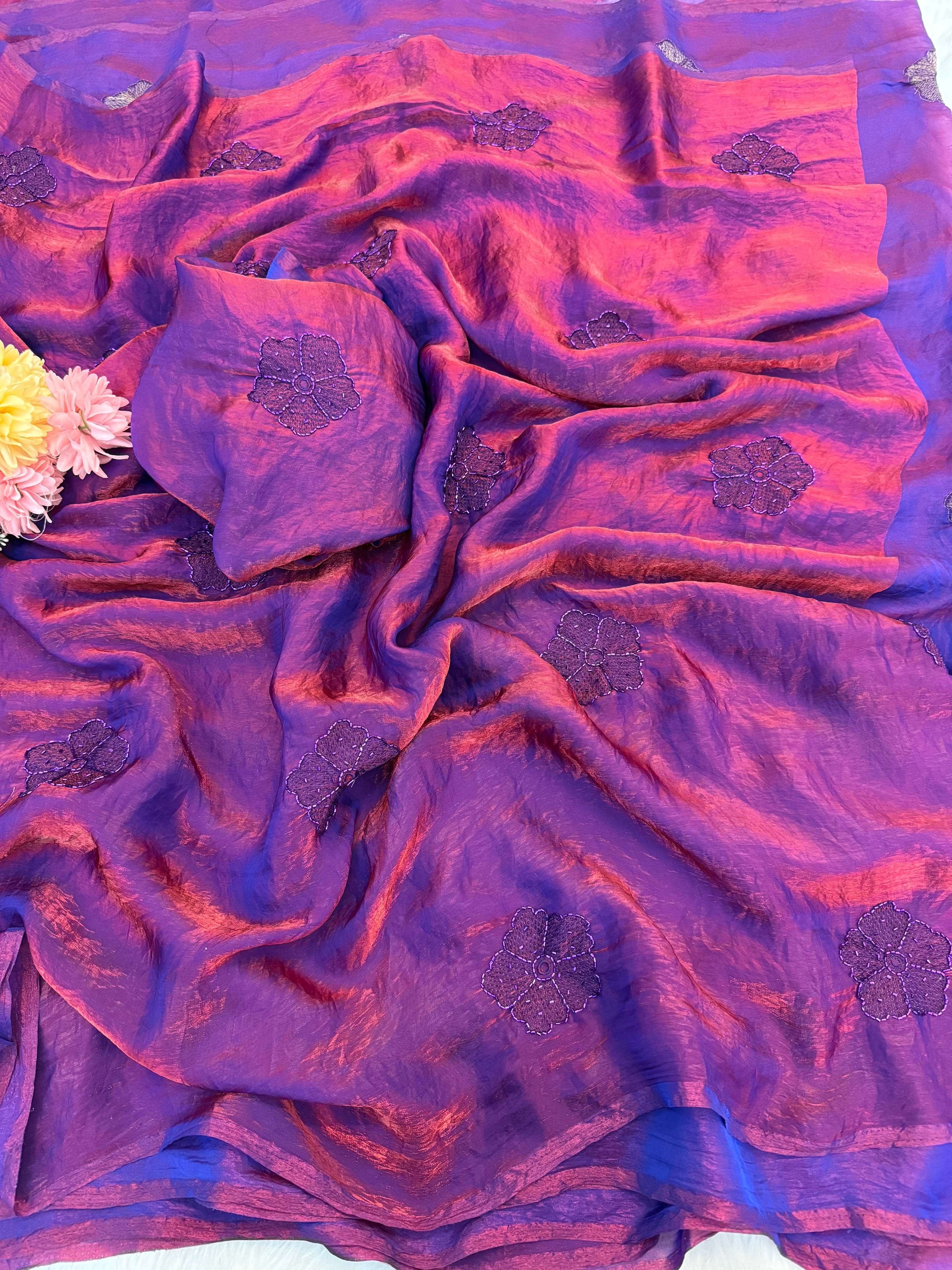 Fresh Arrival pure and soft space silk fancy fabric regular wear saree wholesale in surat mena