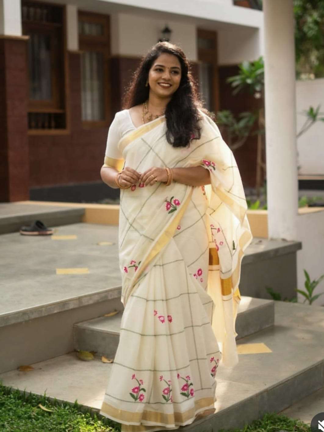 Linen fabric saree with gold jari border Digital Print On saree wholesale in surat MG691