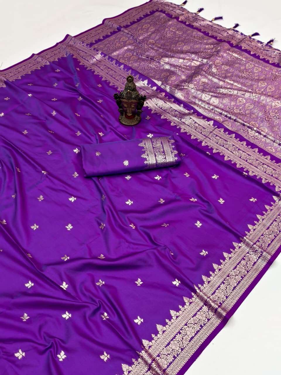 New launch pure banarasi saree leaf Soft And Pure banarasi silk fancy fabric saree wholesale in surat