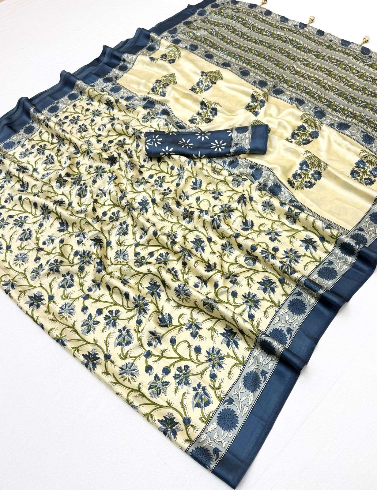  AJRAKH LUXE SUPER SEMI MODAL BEAUTIFUL AND CLASSIC FABRIC SAREE RESELLER IN SURAT