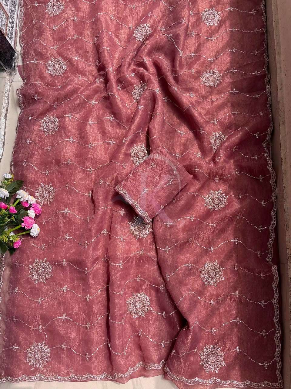  CHIFFON FABRIC BEAUTIFUL & ELEGANCE DESIGNER SAREE WHOLESALE IN SURAT 471
