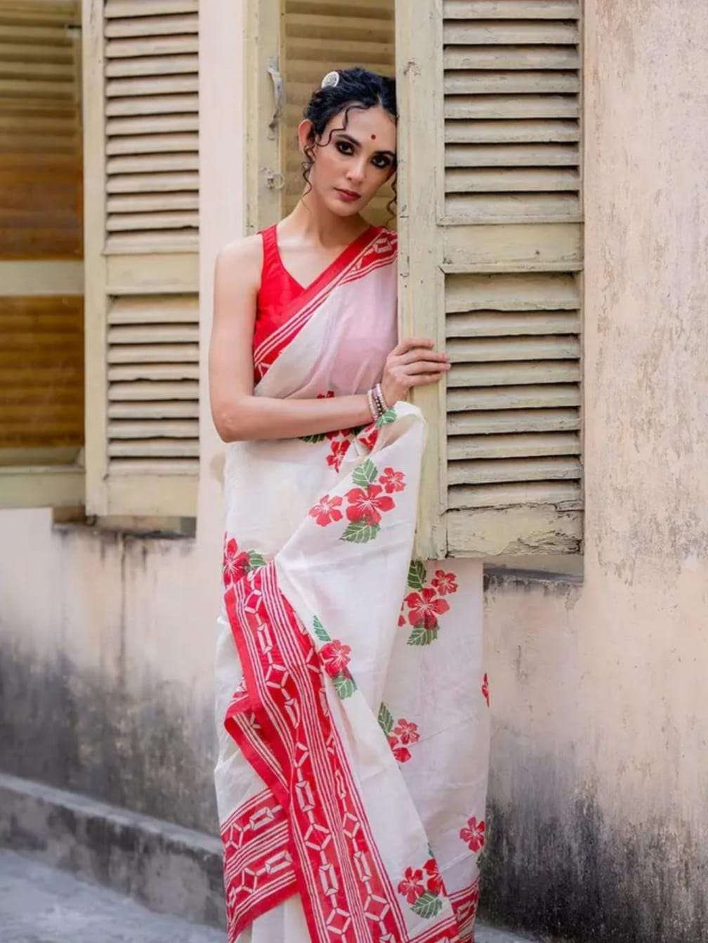 Durga Puja Special Plain Linen fabric Digital Print Saree wholesale in surat MG702 