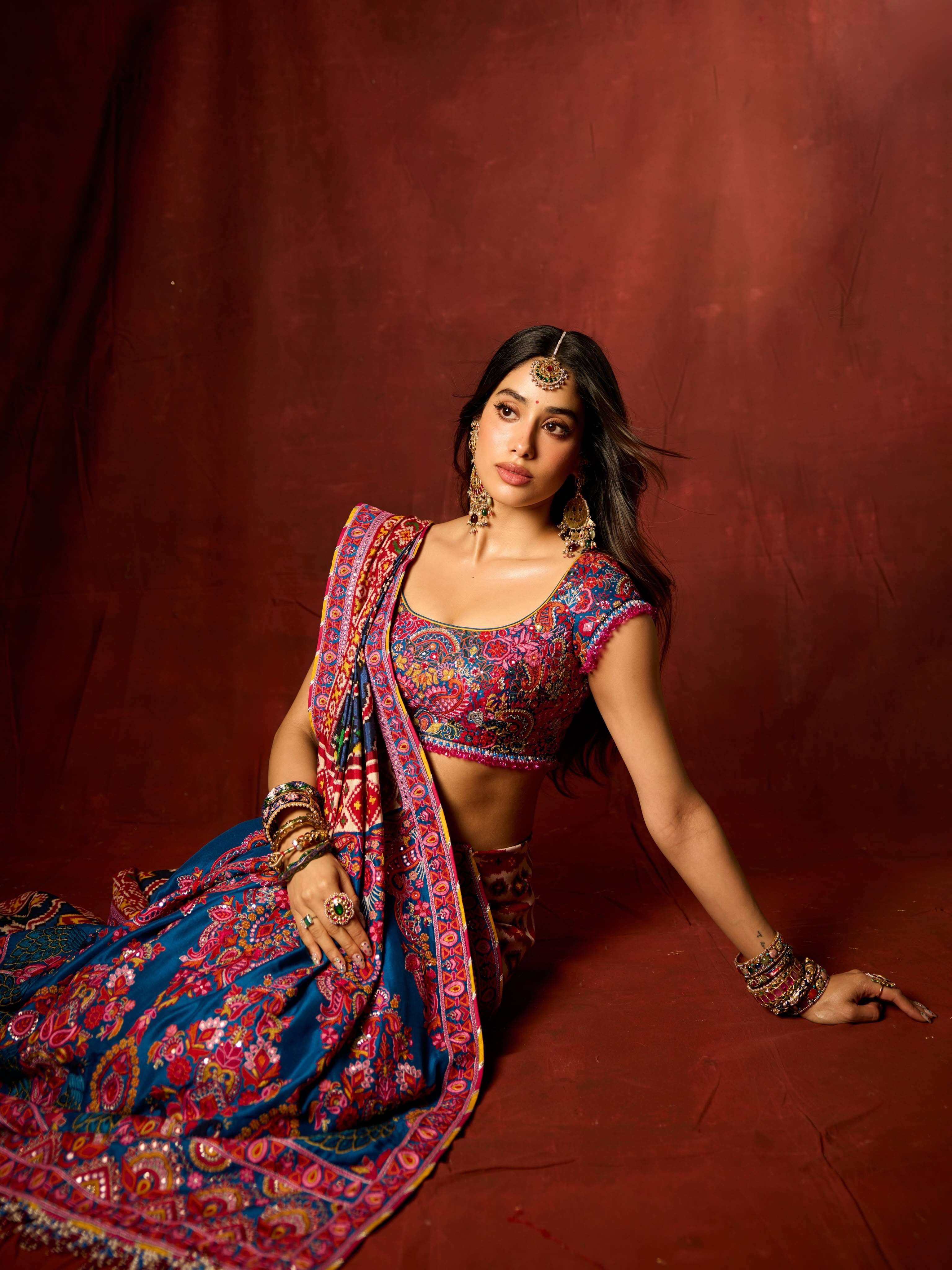 Janvi kapoor Celebrity style Soft Chinnon with beautiful print On saree reseller in surat 5636