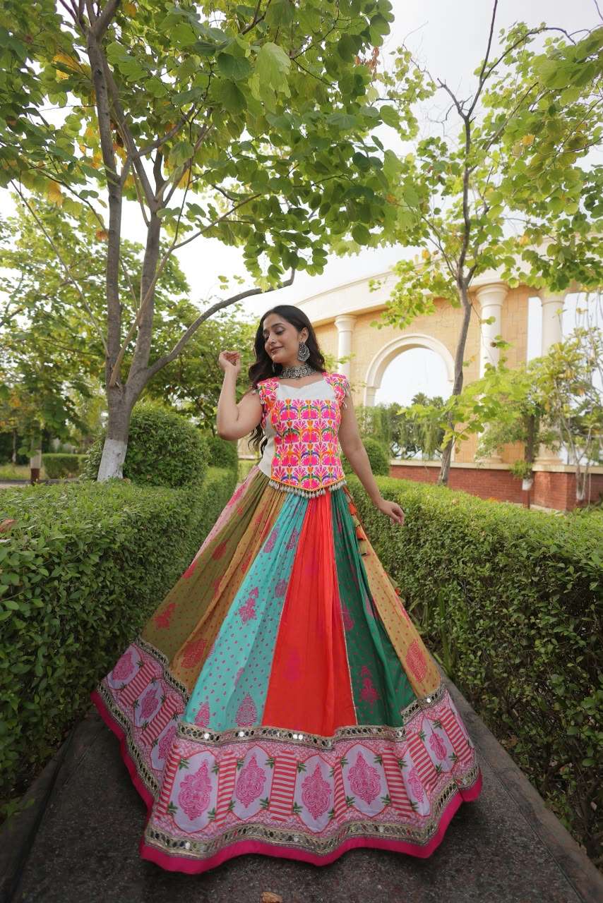  NAVRATRI BEST COLLECTIONS WEAR COTTON FABRIC CHANIYA CHOLI WHOLESALE IN SURAT 7186