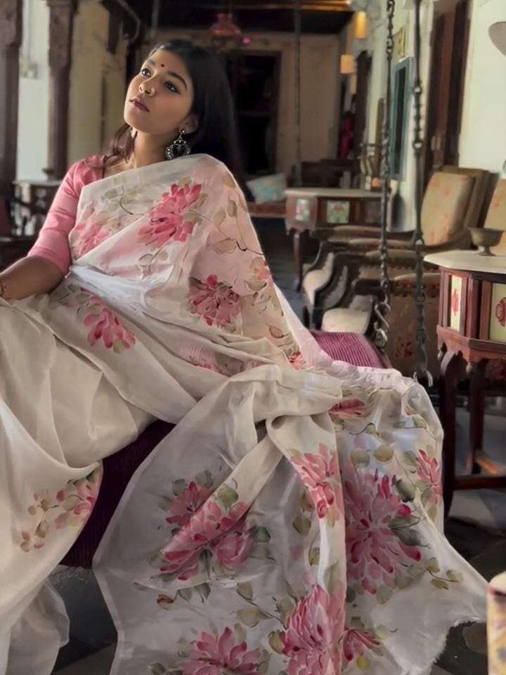 new design linen soft fabric with beautiful flower digital print on saree supplier in surat MG695 